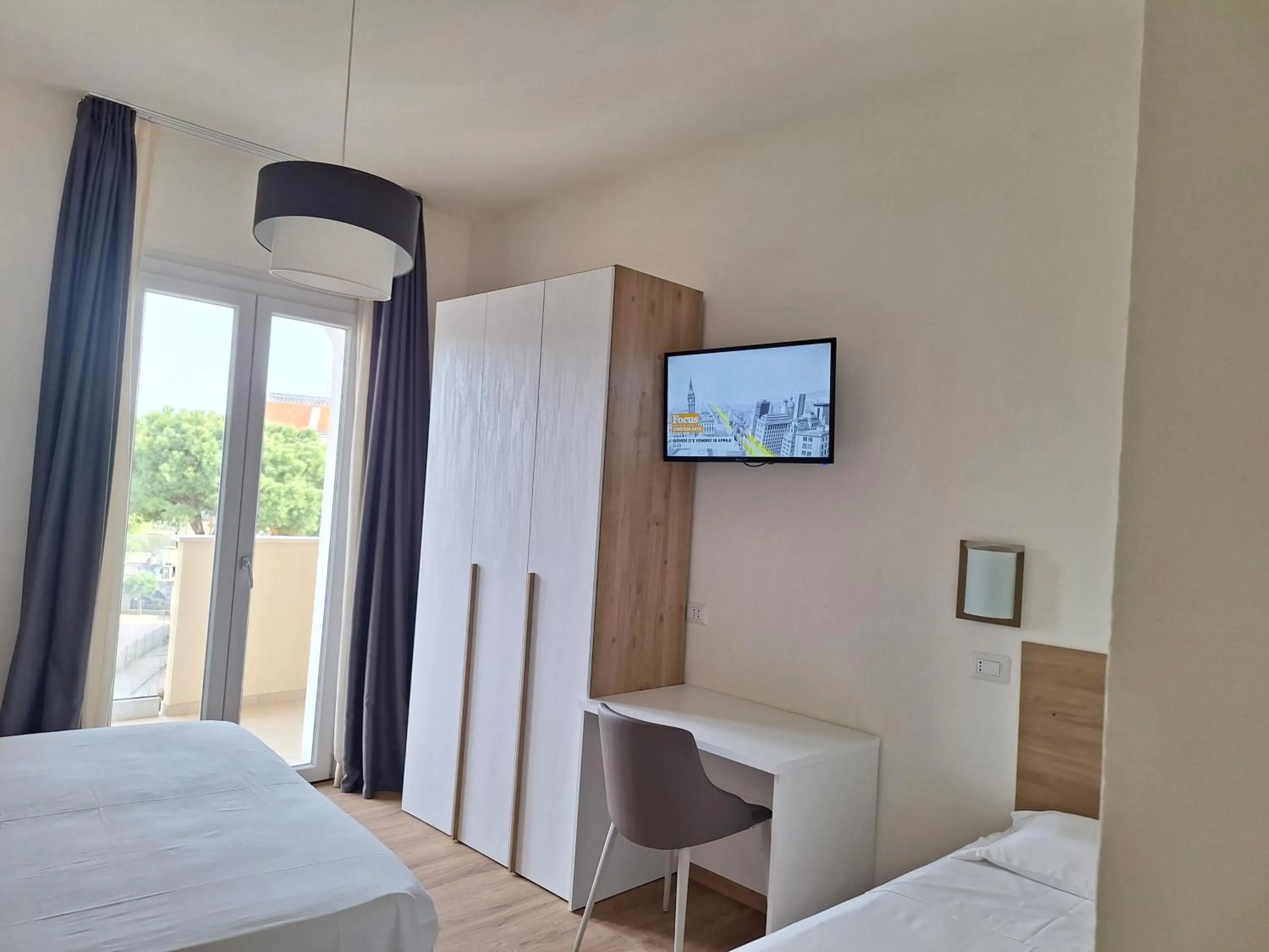 Bedroom, Bed in Hotel Schiller