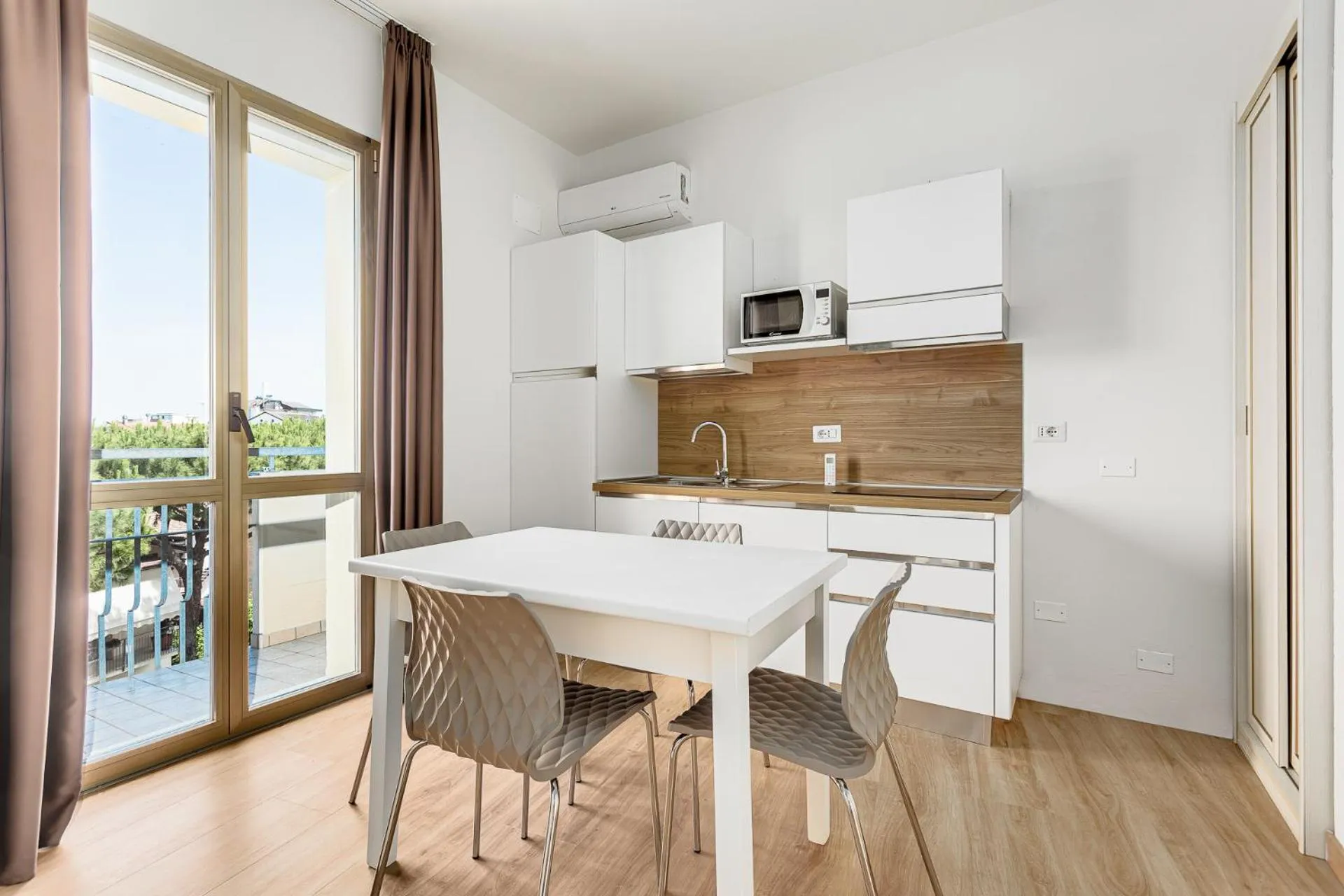 Kitchen or kitchenette in Hotel Schiller