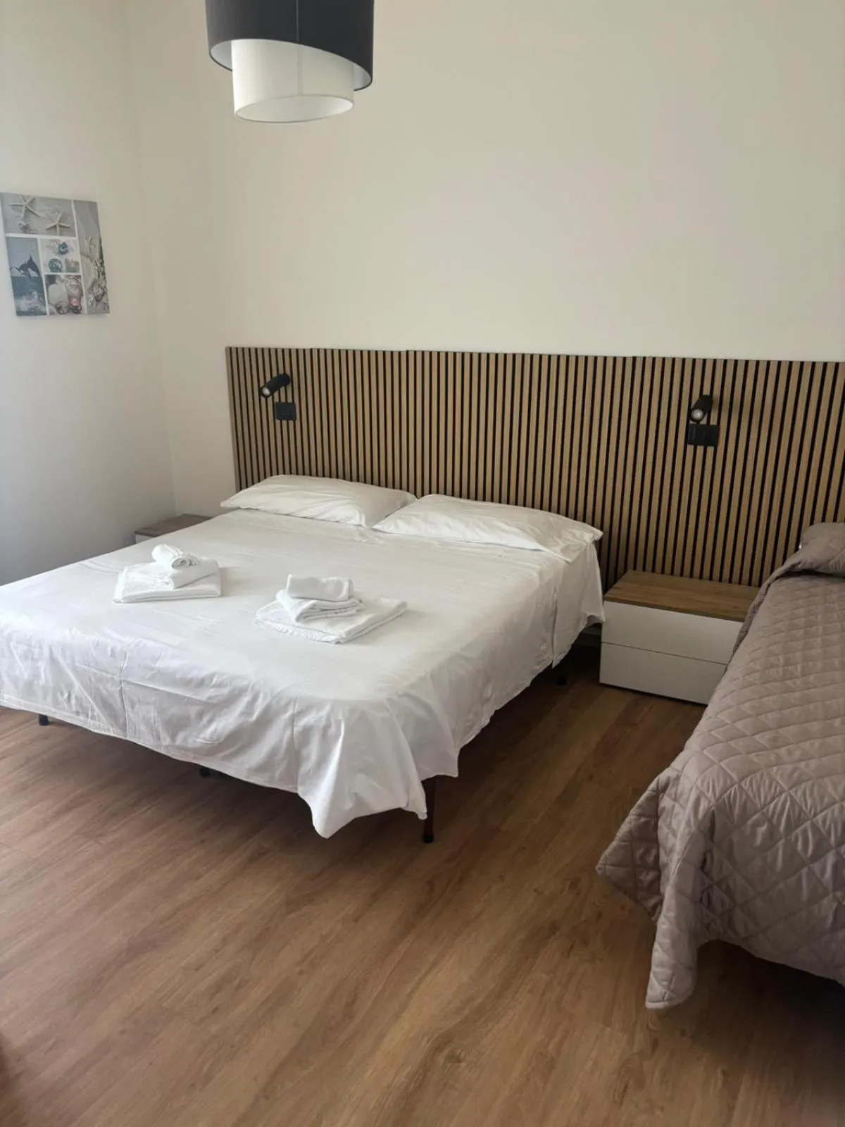 Bedroom, Bed in Hotel Schiller