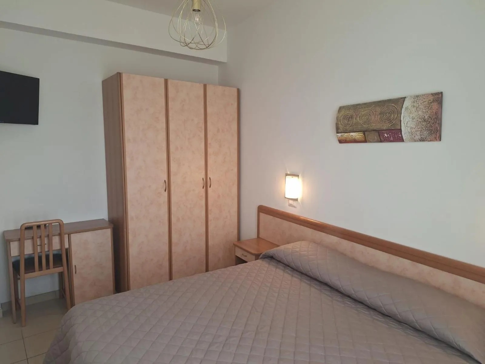 Bedroom, Bed in Hotel Schiller