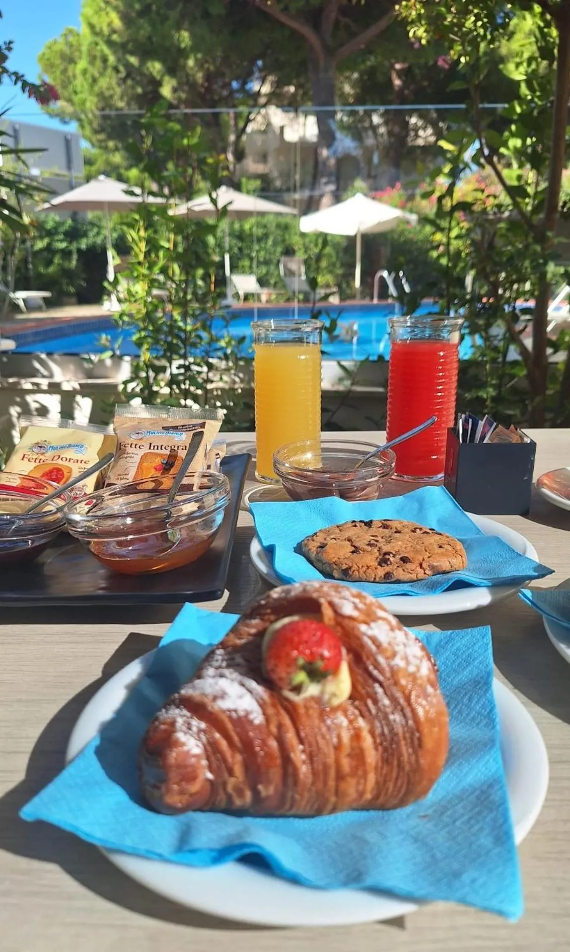 Restaurant/places to eat in Hotel Schiller