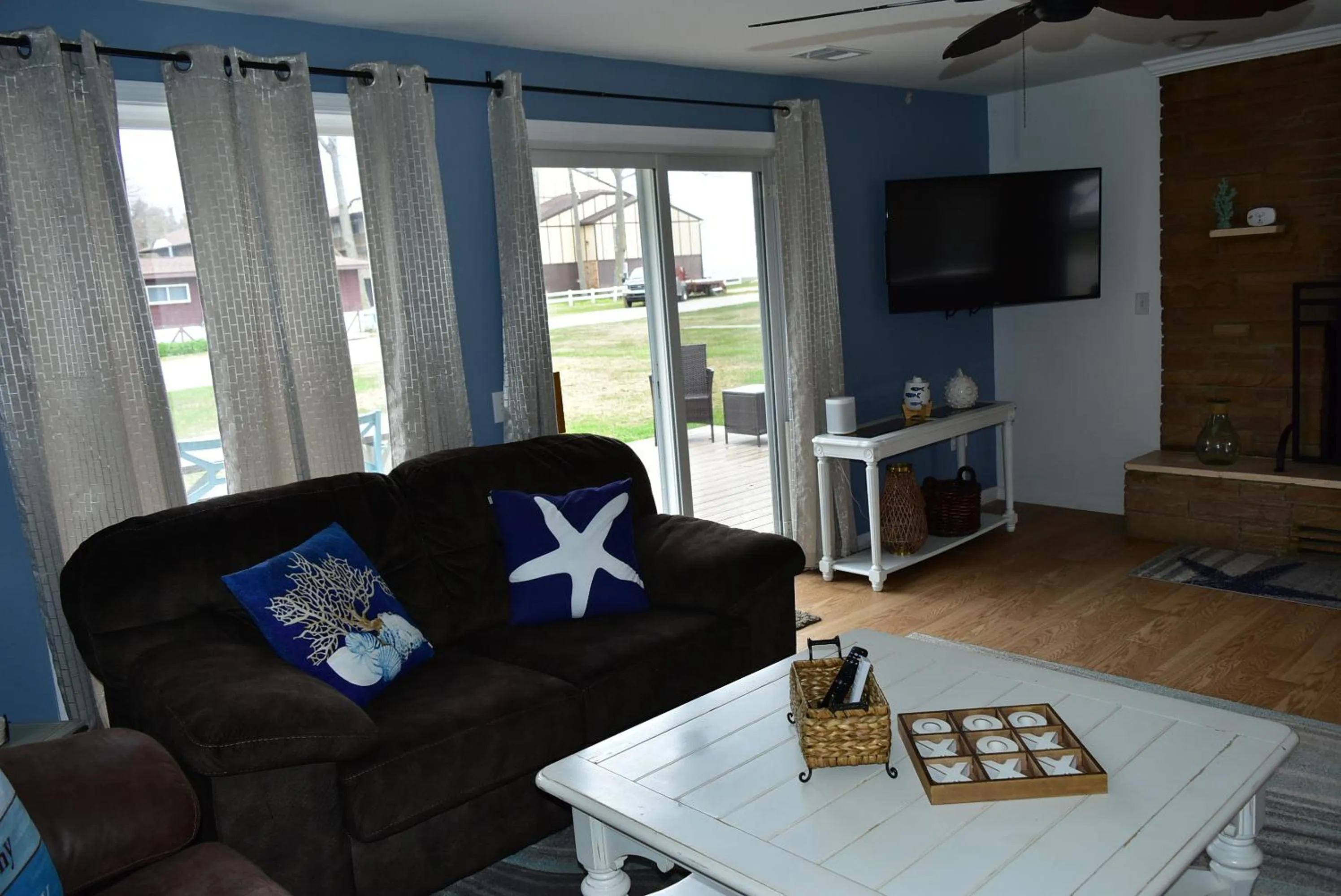 Living room in Sunrise Beach Oscoda @ Surfside