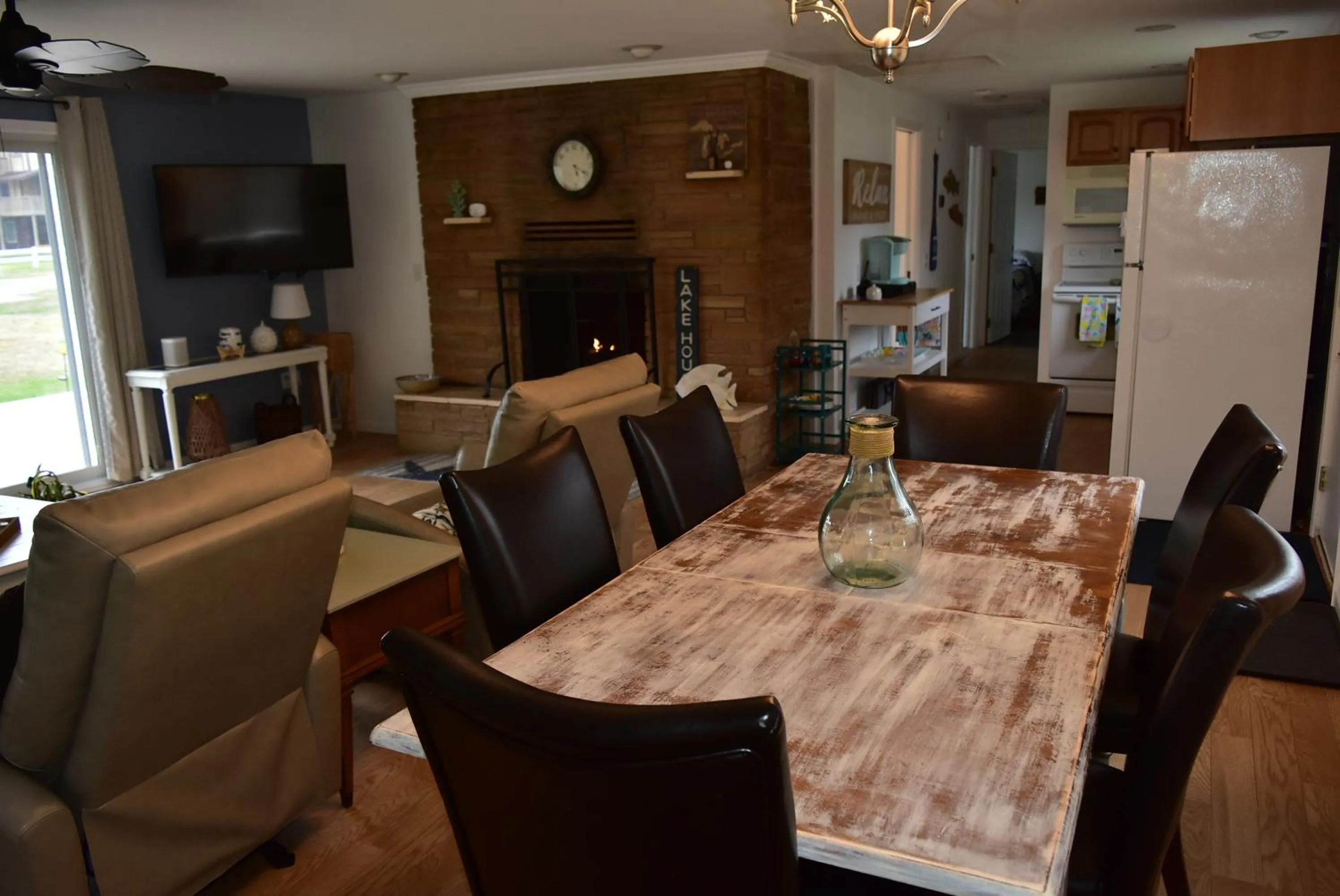 Dining area in Sunrise Beach Oscoda @ Surfside