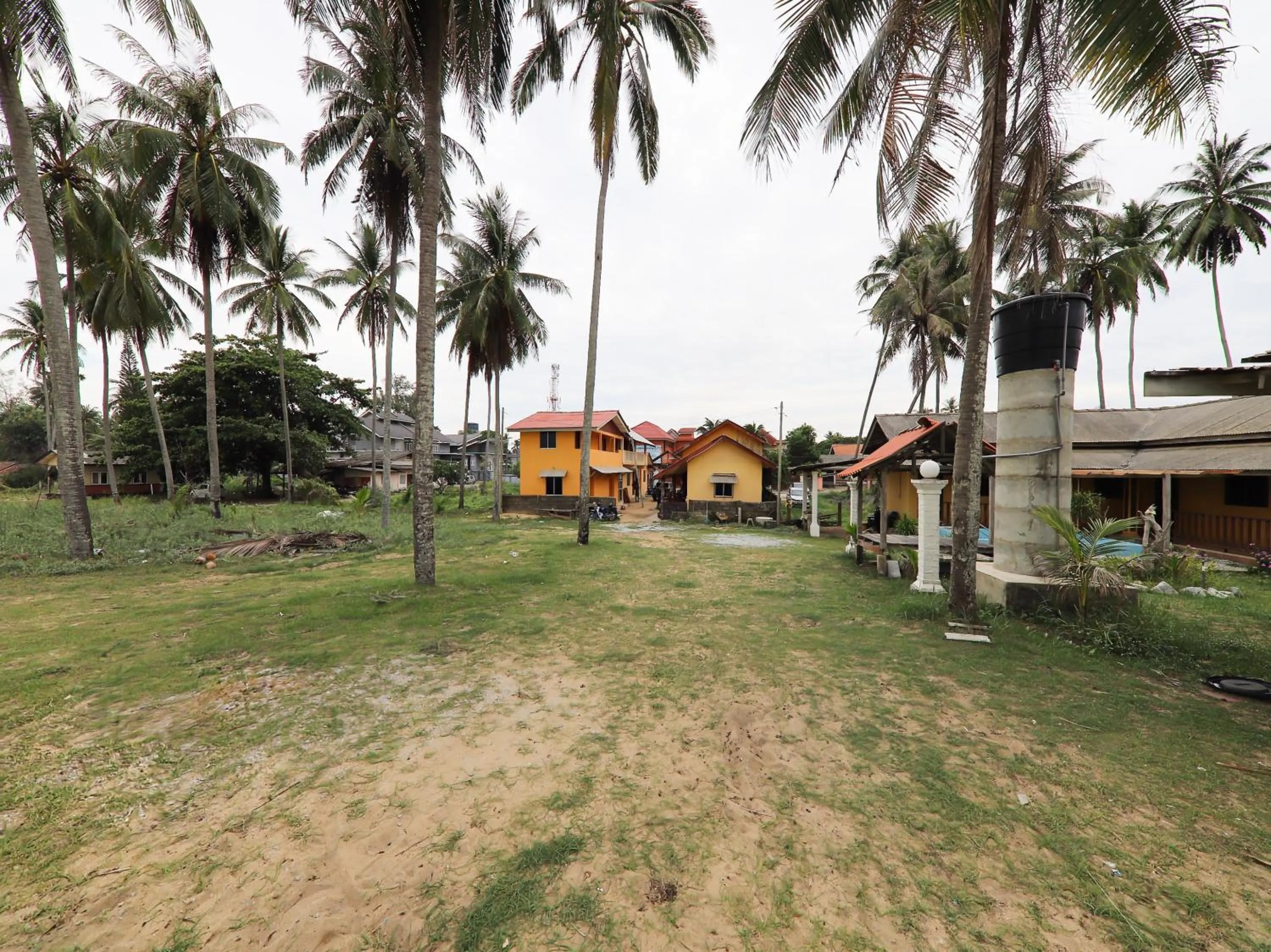Facade/entrance in Hotel O Bayu Chalet