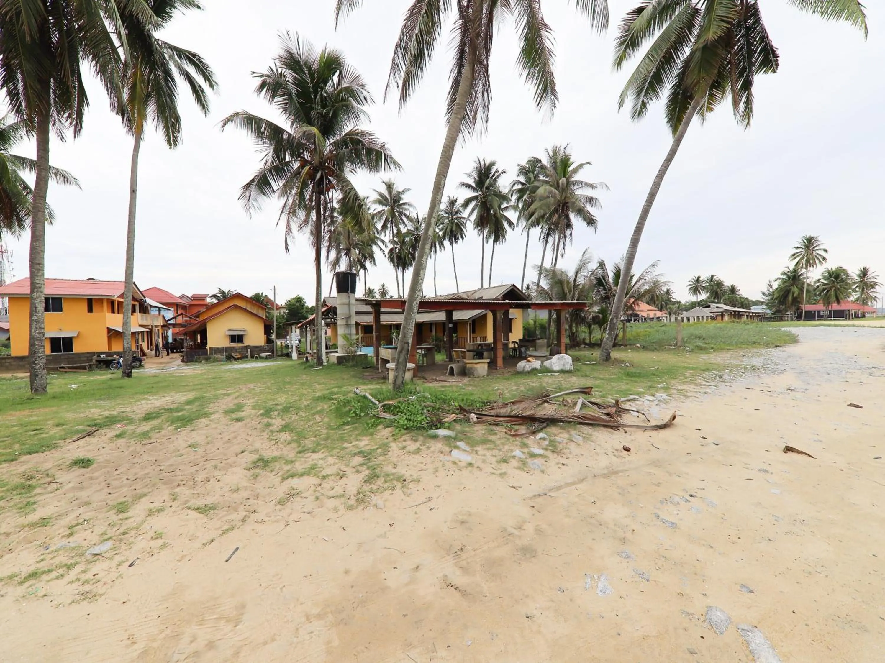 Facade/entrance in Hotel O Bayu Chalet