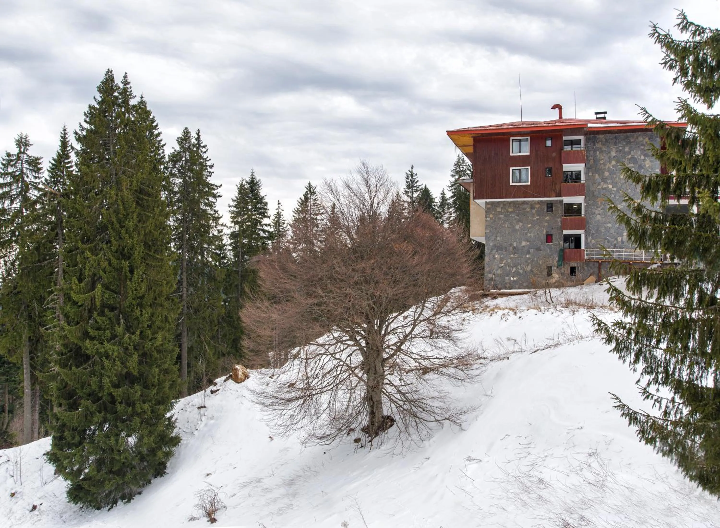 Property building in Kamena Pamporovo