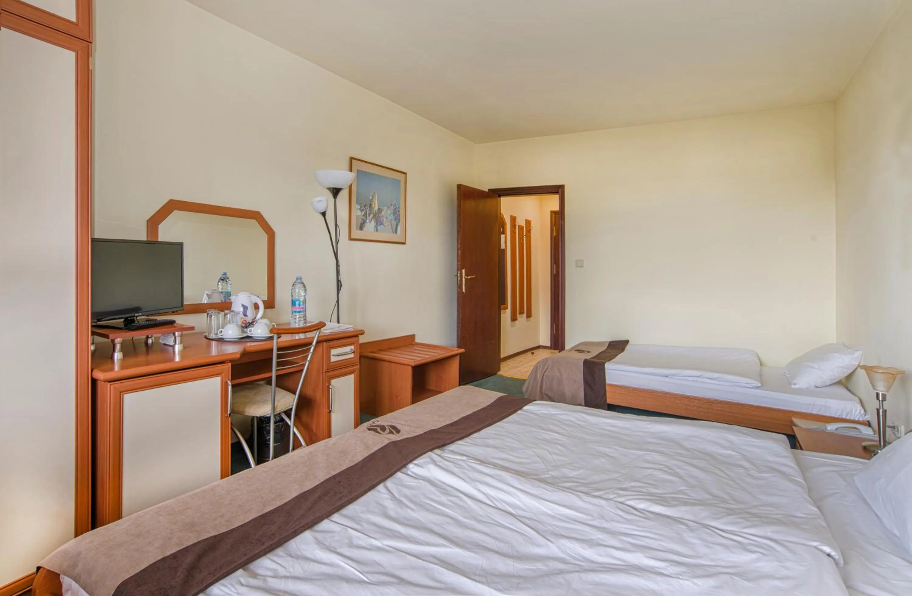 Photo of the whole room, Bed in Kamena Pamporovo