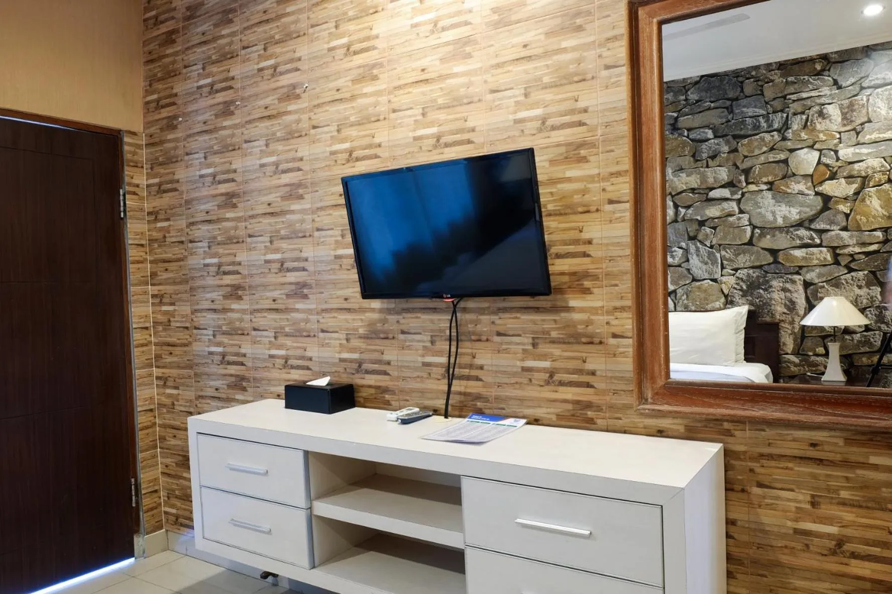 TV and multimedia in Su's Cottages Legian