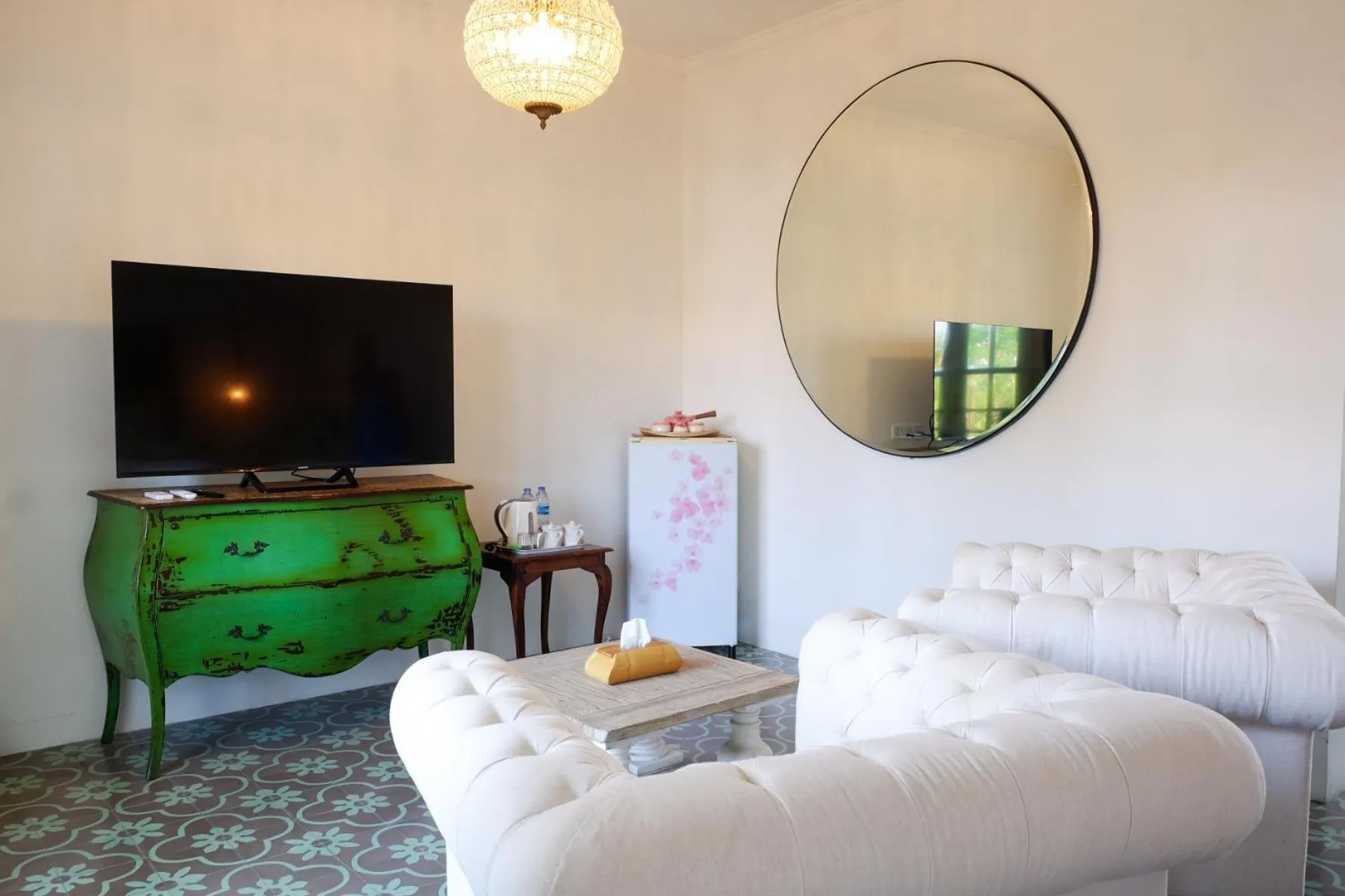 Seating area in Su's Cottages Legian