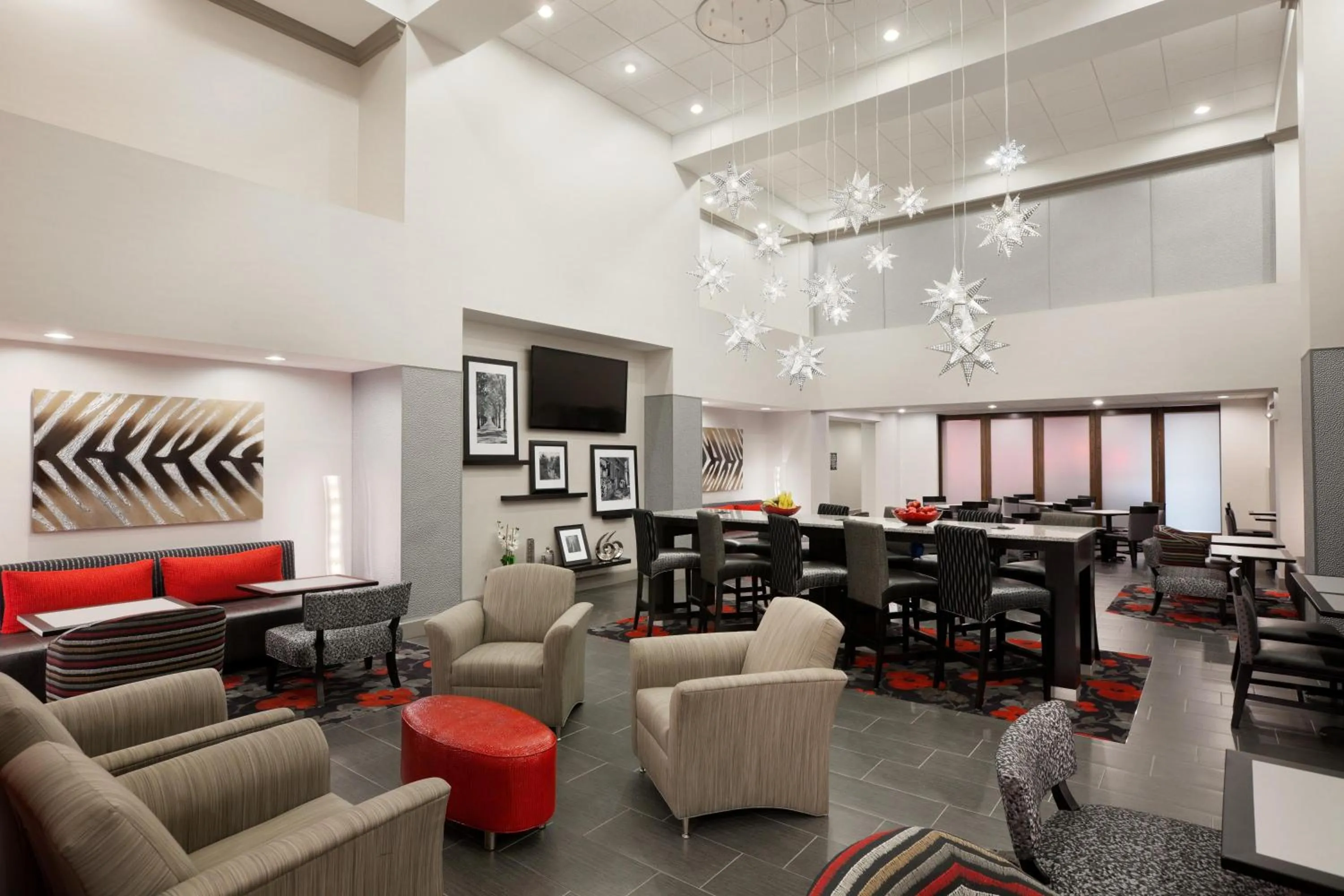 Lobby or reception in Hampton Inn and Suites Roanoke Airport/Valley View Mall
