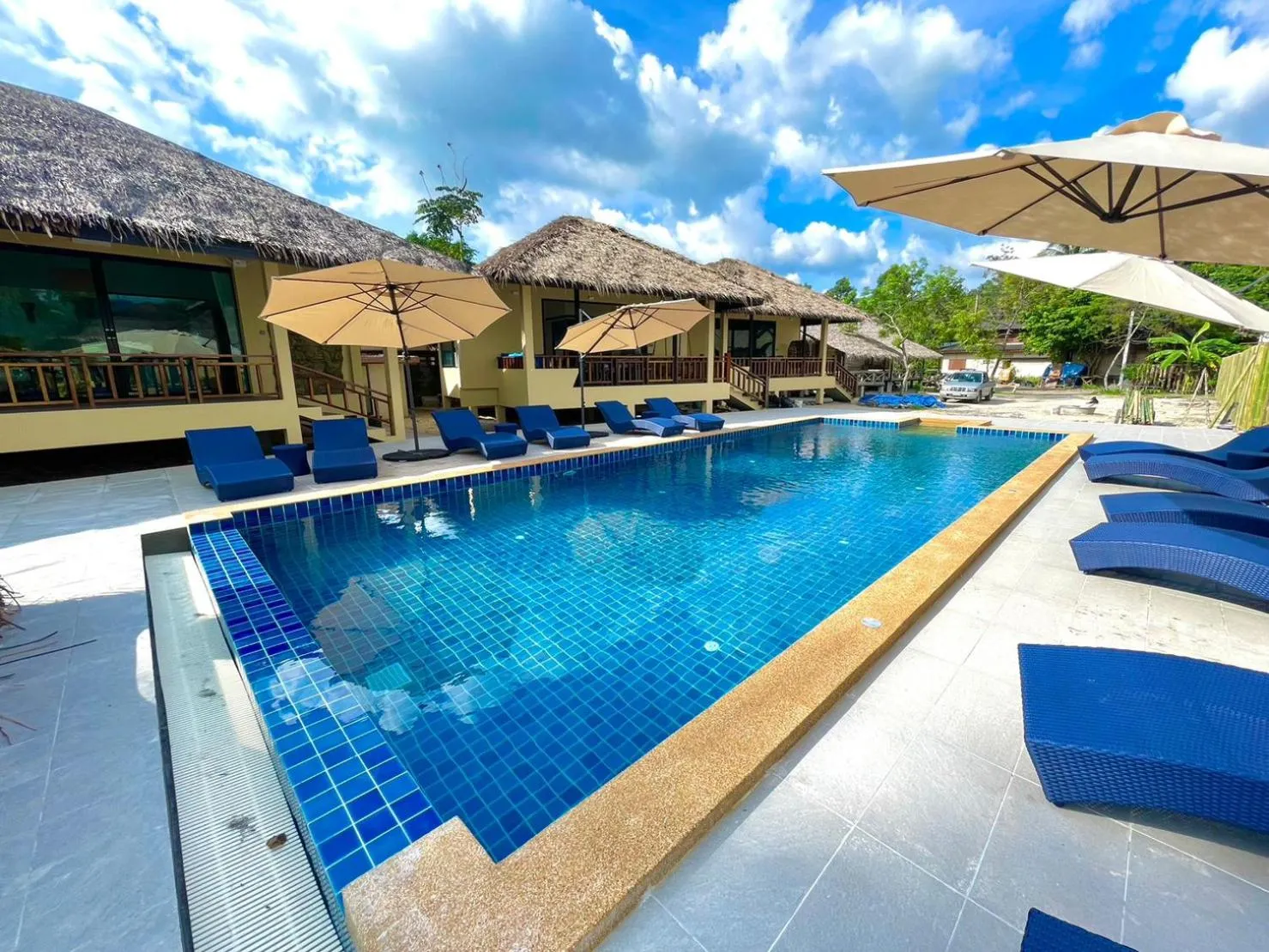 Swimming pool in Absolute Beachfront Villas