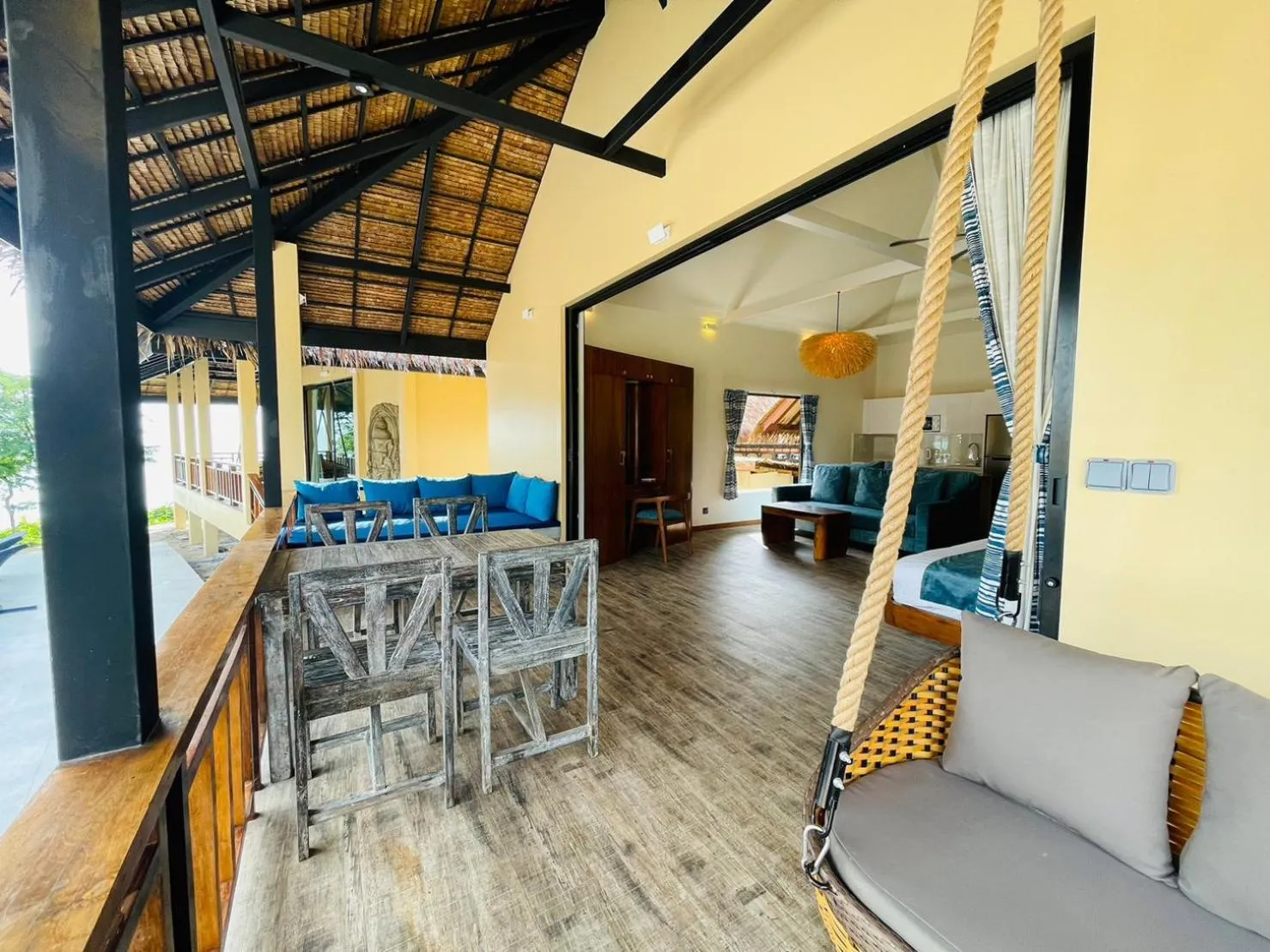 Balcony/Terrace in Absolute Beachfront Villas