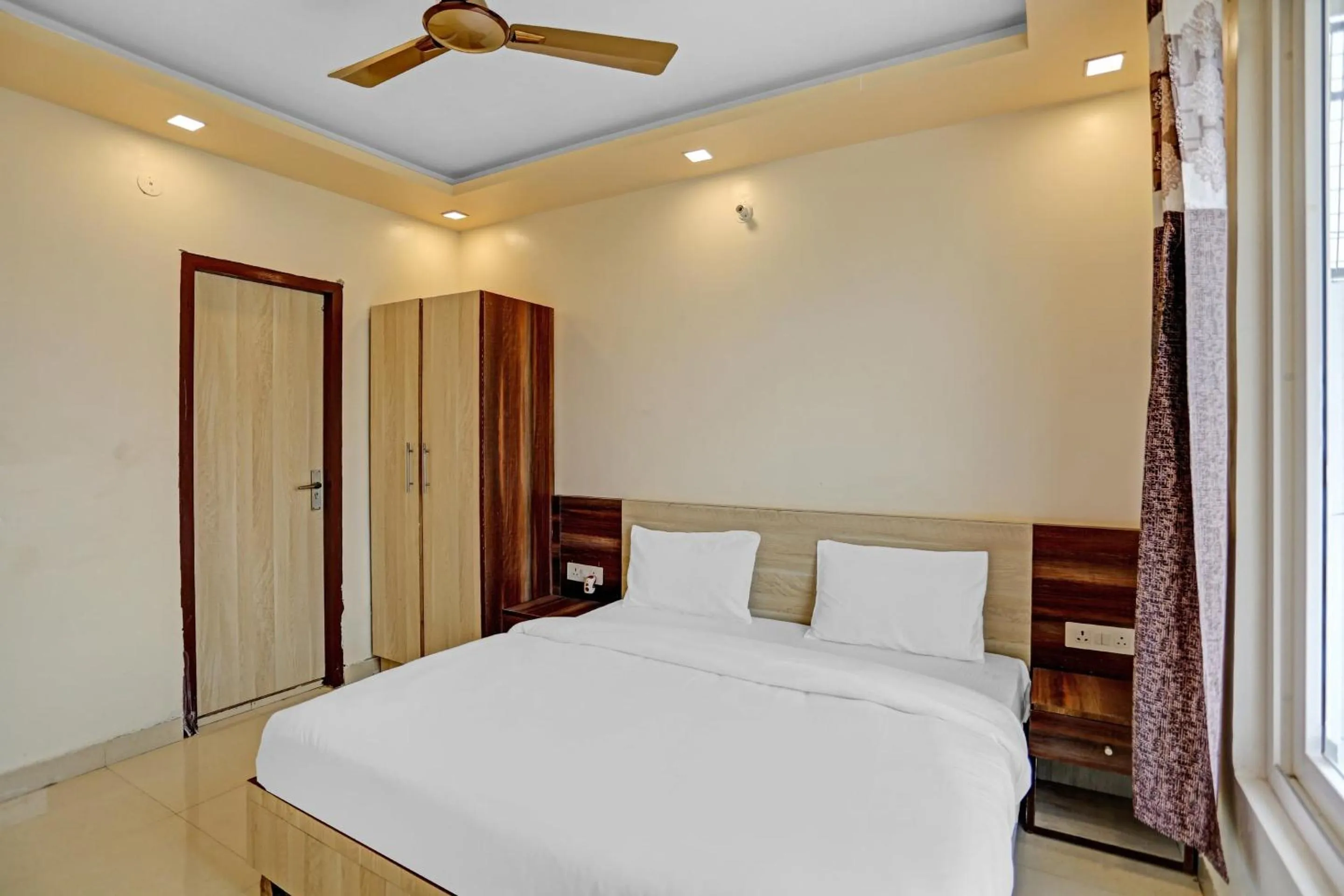 Bedroom, Bed in Hotel O by OYO Expo View Near PVR Ansal Plaza Greater Noida