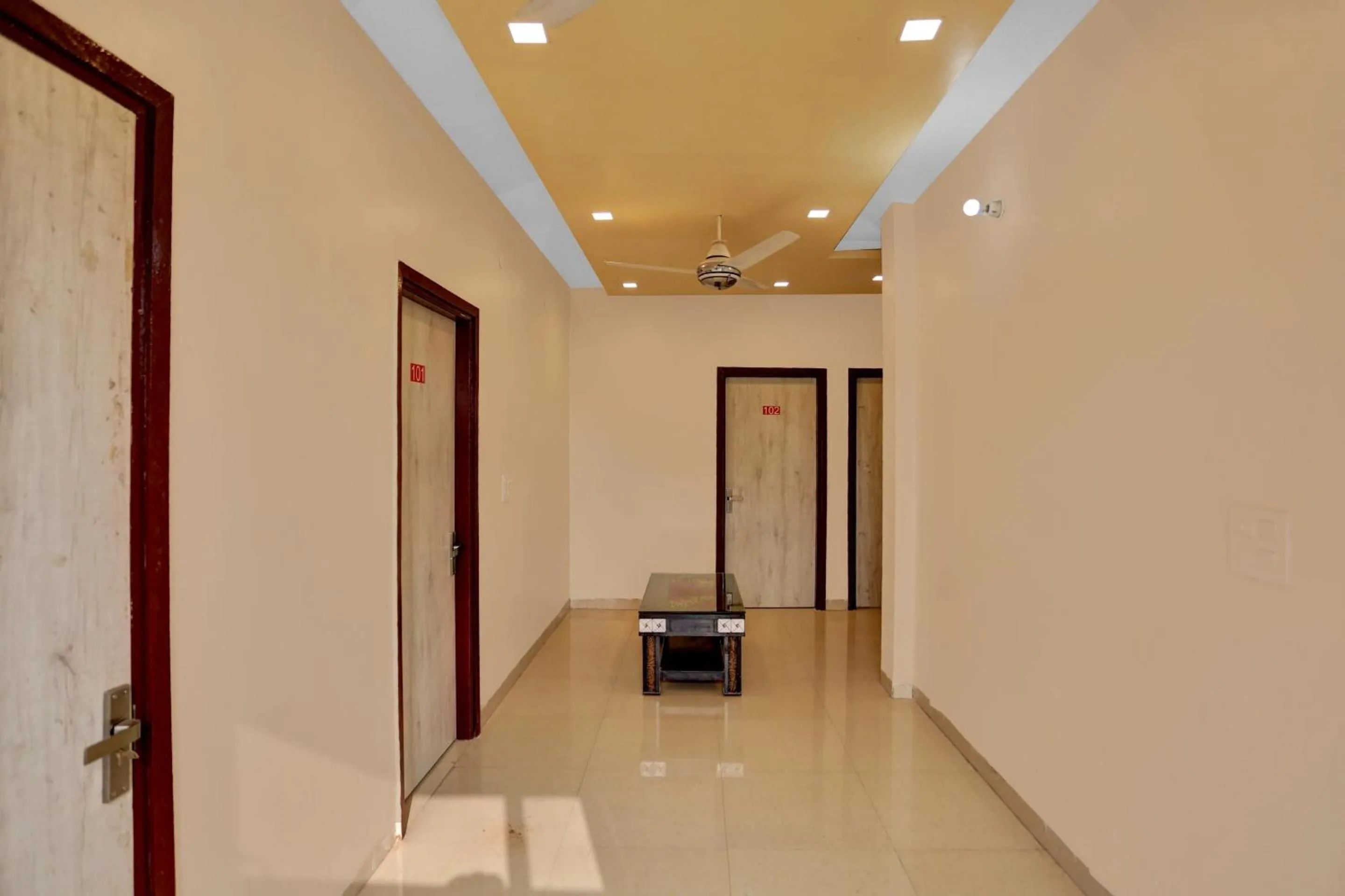 Lobby or reception in Hotel O by OYO Expo View Near PVR Ansal Plaza Greater Noida