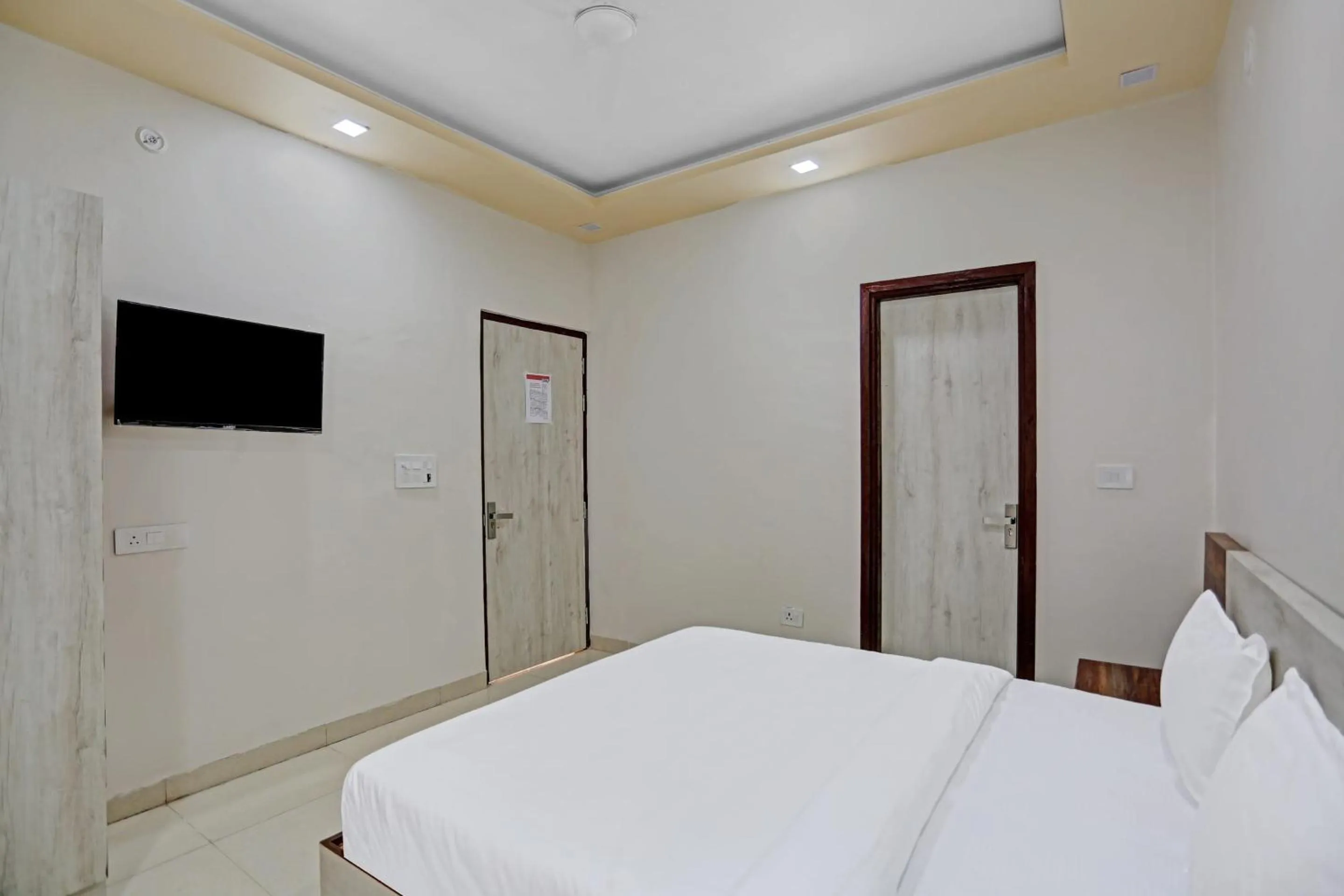 Bedroom, Bed in Hotel O by OYO Expo View Near PVR Ansal Plaza Greater Noida