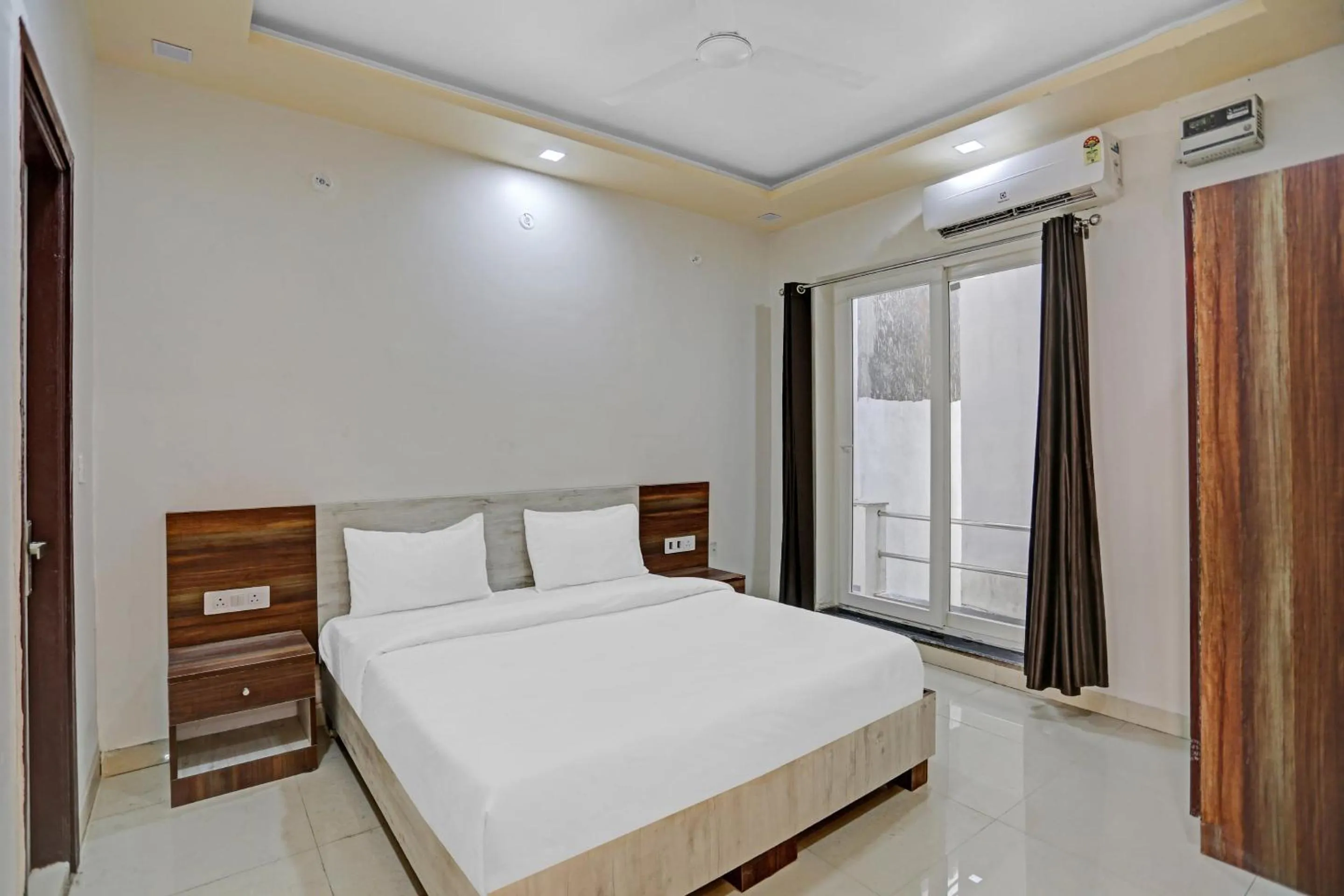 Bedroom, Bed in Hotel O by OYO Expo View Near PVR Ansal Plaza Greater Noida