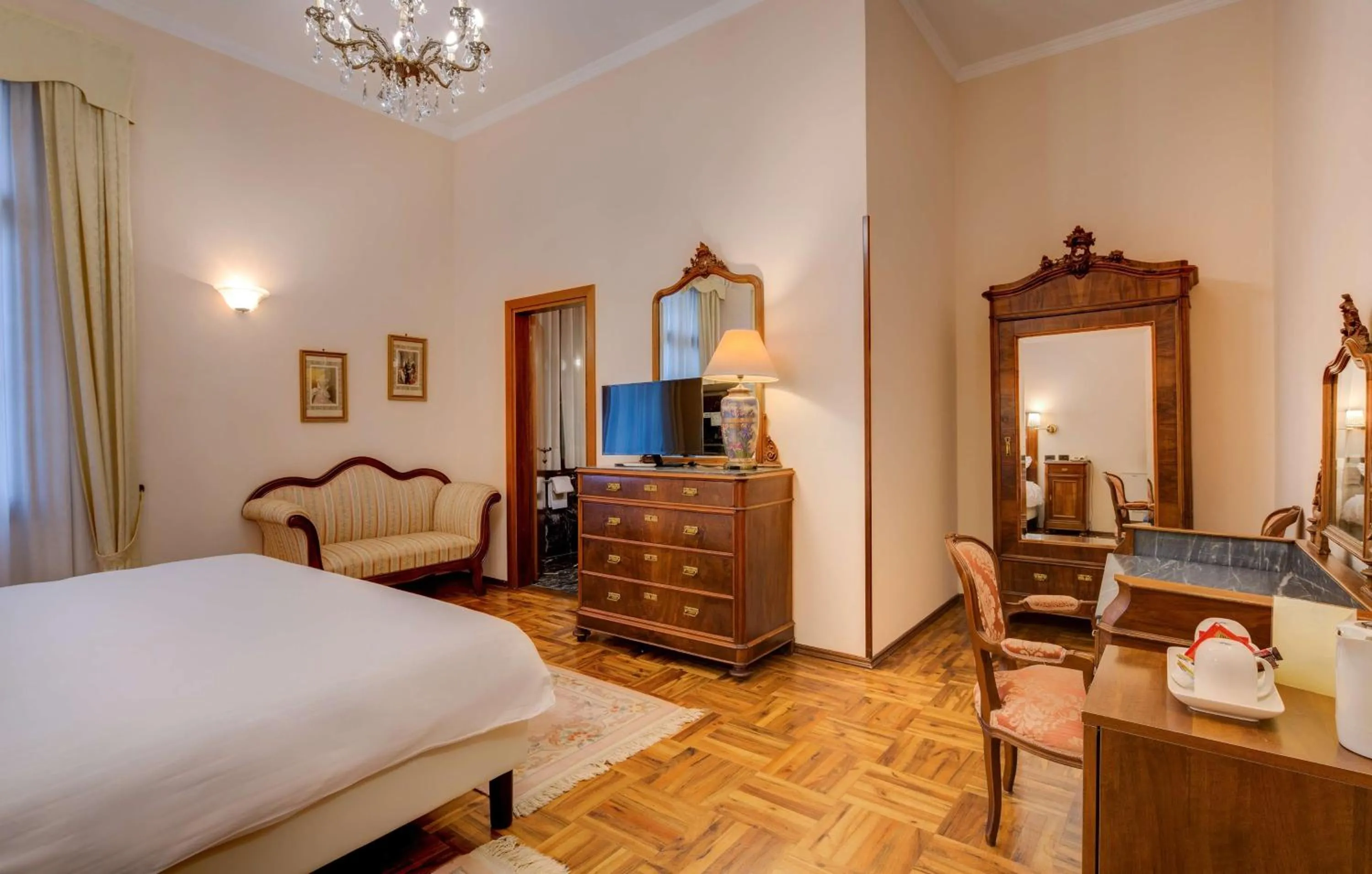 Photo of the whole room, Bed in Best Western Plus Hotel Villa Tacchi