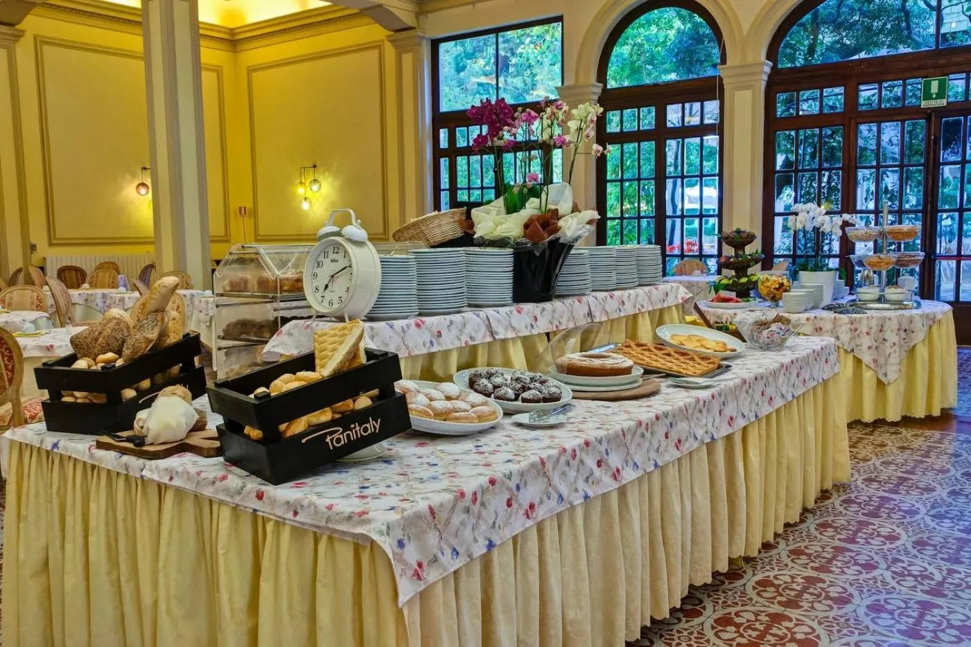Buffet breakfast in Grand Hotel Royal