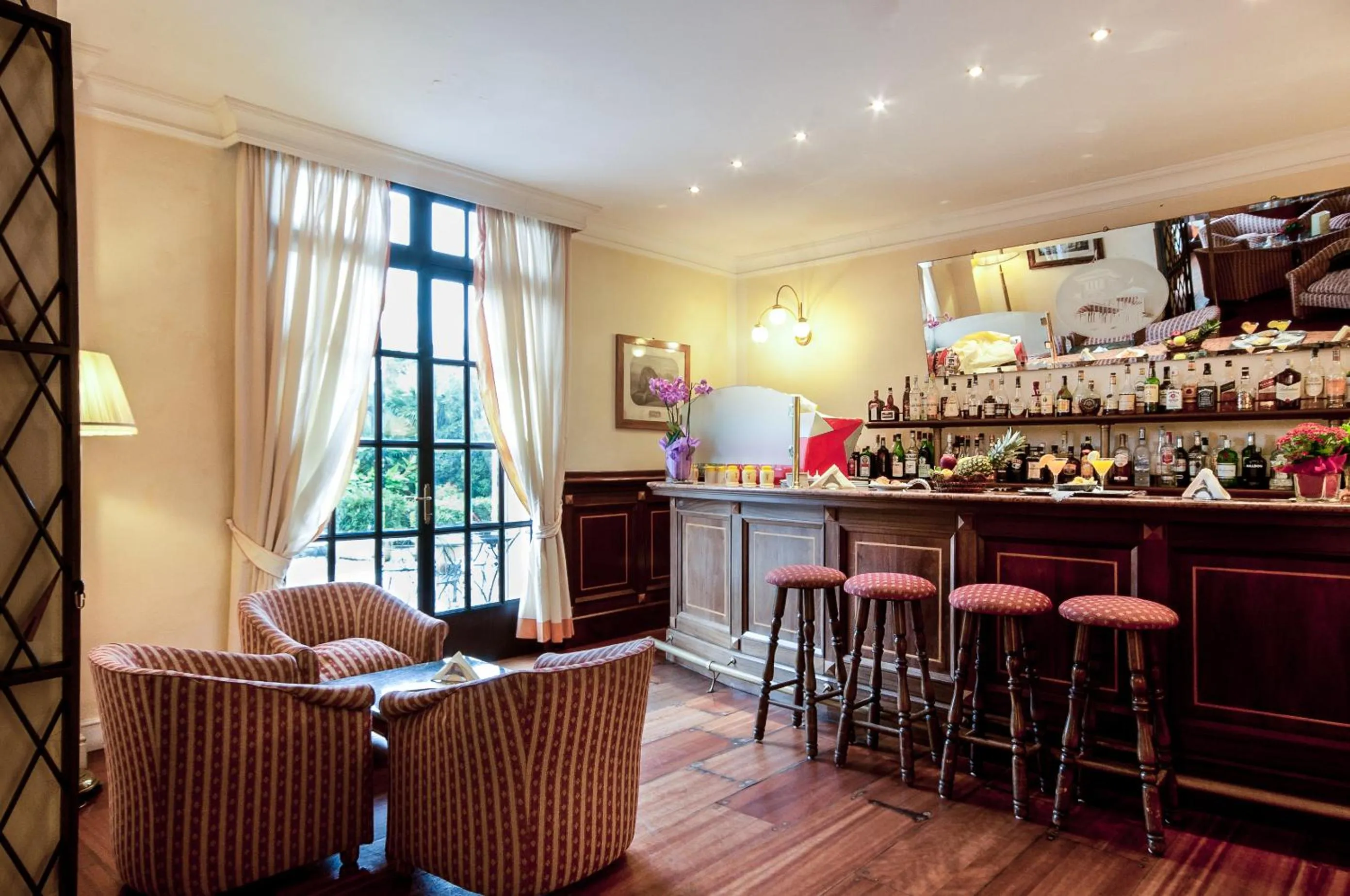 Lounge or bar in Grand Hotel Royal