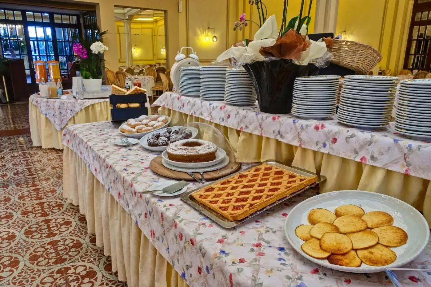Buffet breakfast in Grand Hotel Royal
