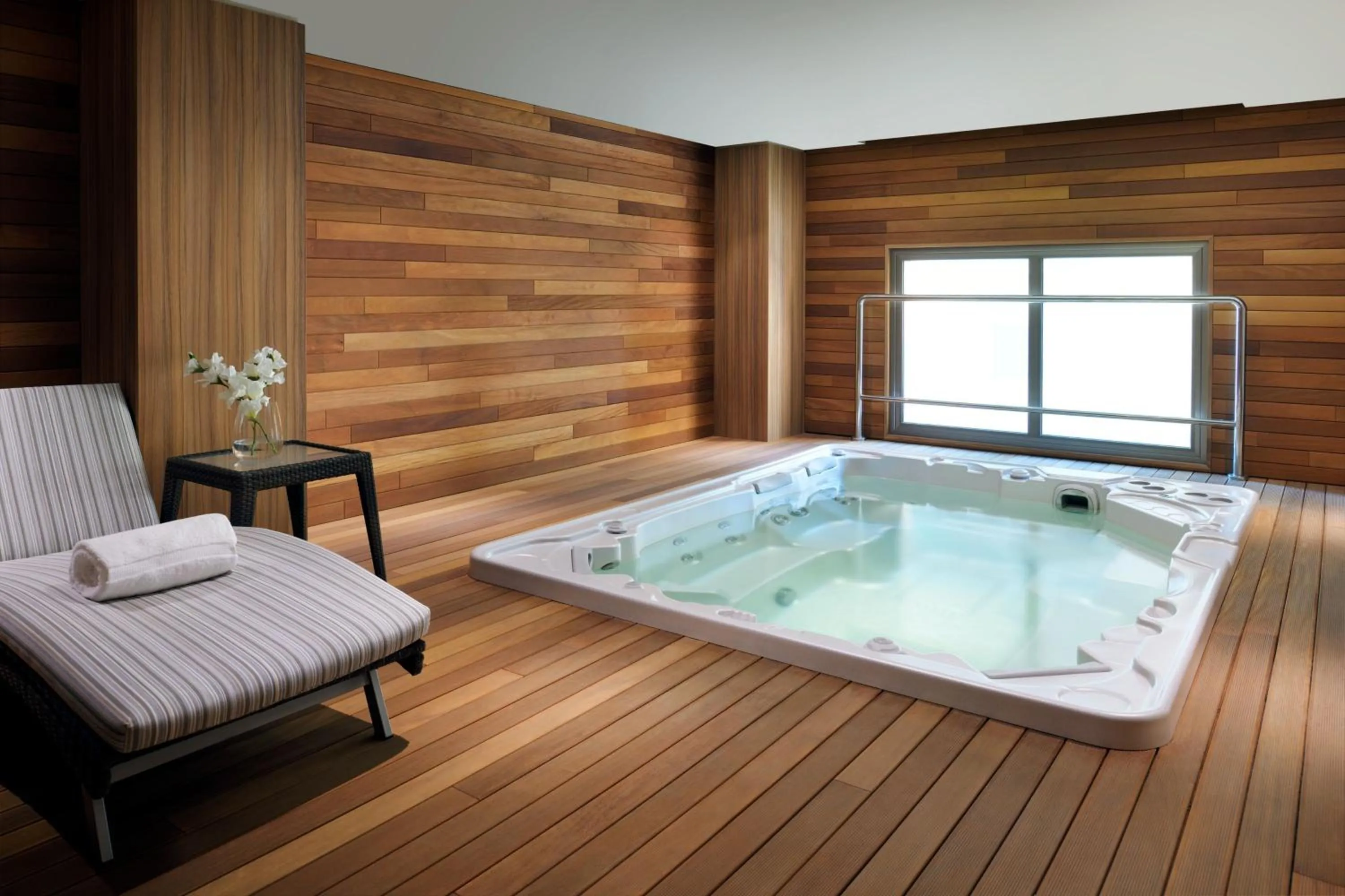 Swimming pool in Marriott Executive Apartments Al Khobar