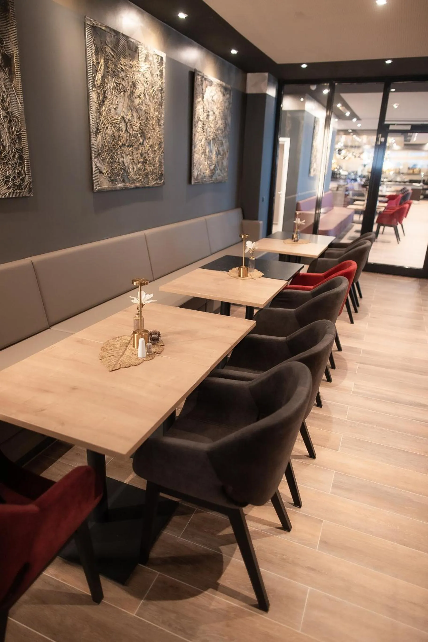 Restaurant/places to eat in PLAZA Premium Heidelberg