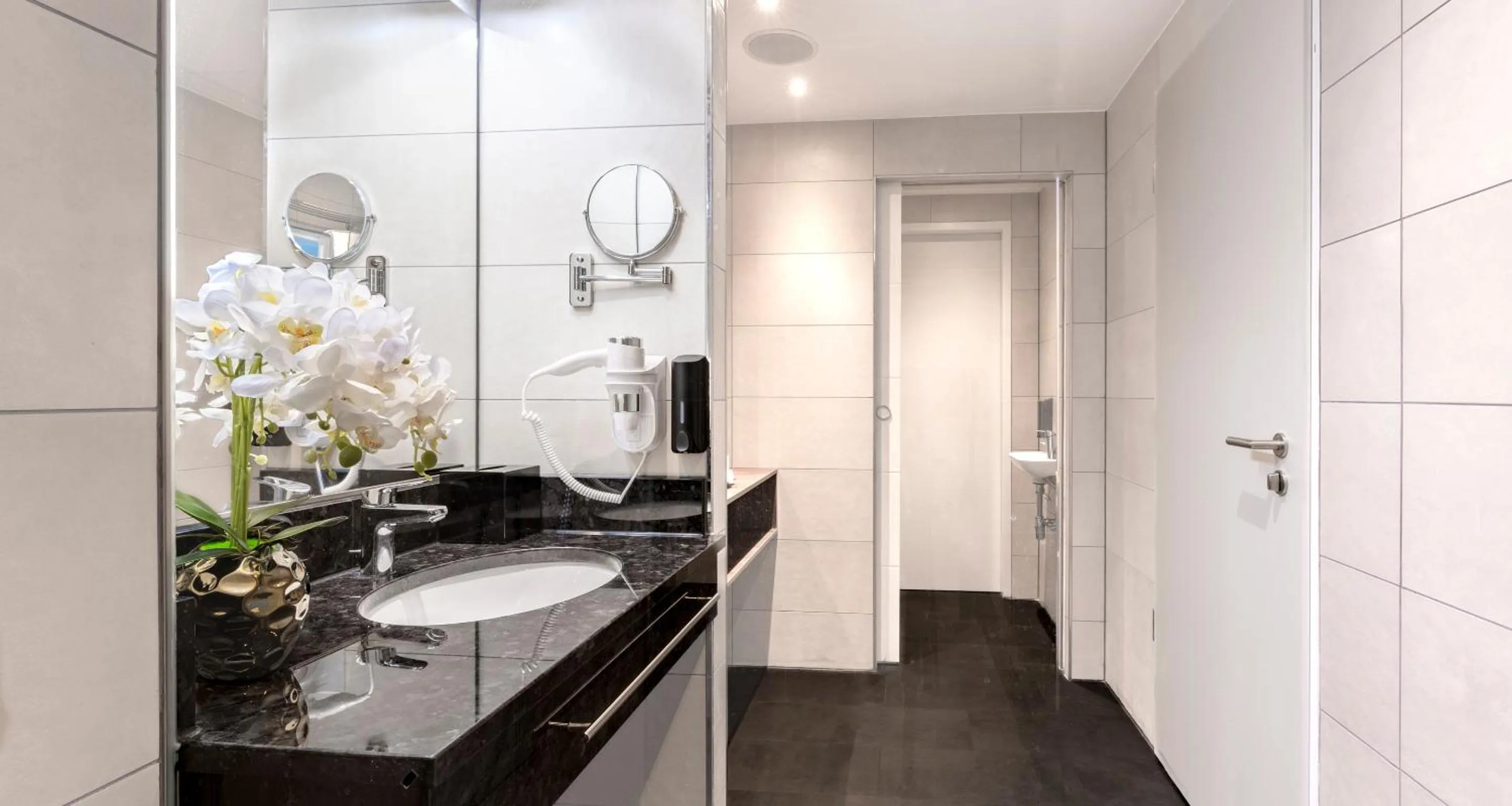 Bathroom in PLAZA Premium Heidelberg