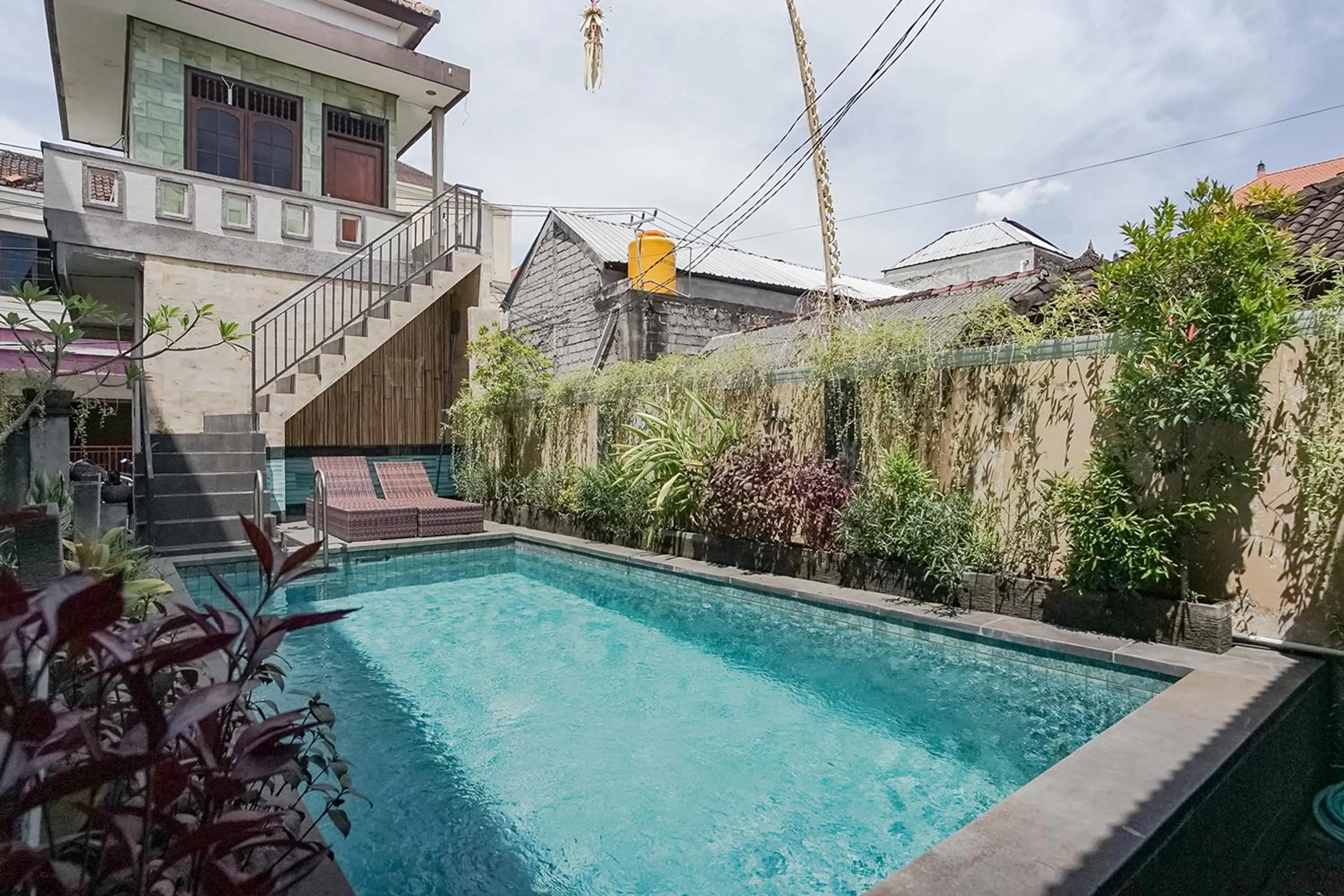 Swimming pool in Taxa Uma Guest House
