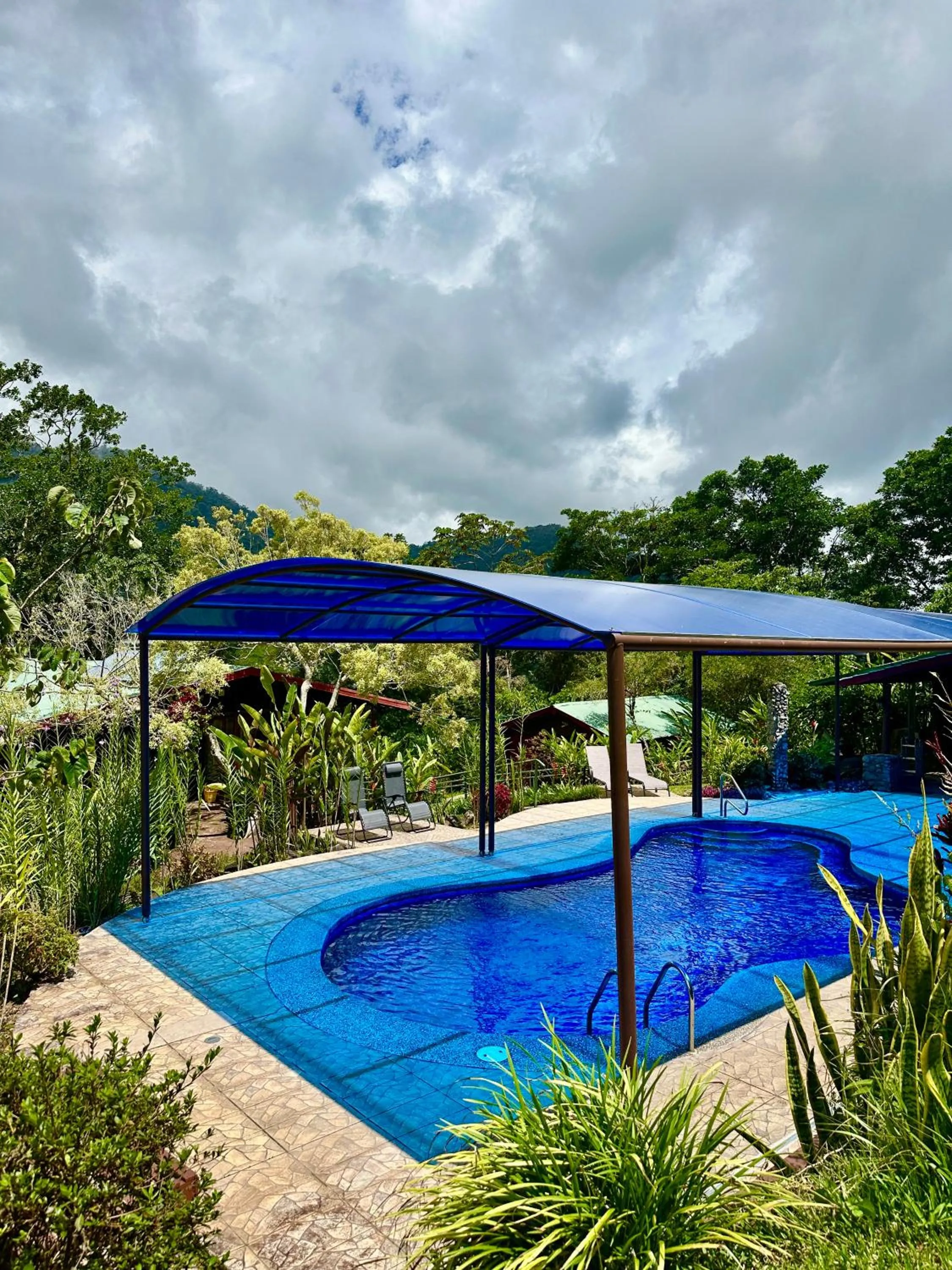 Swimming pool in Hotel de Montaña El Pelicano