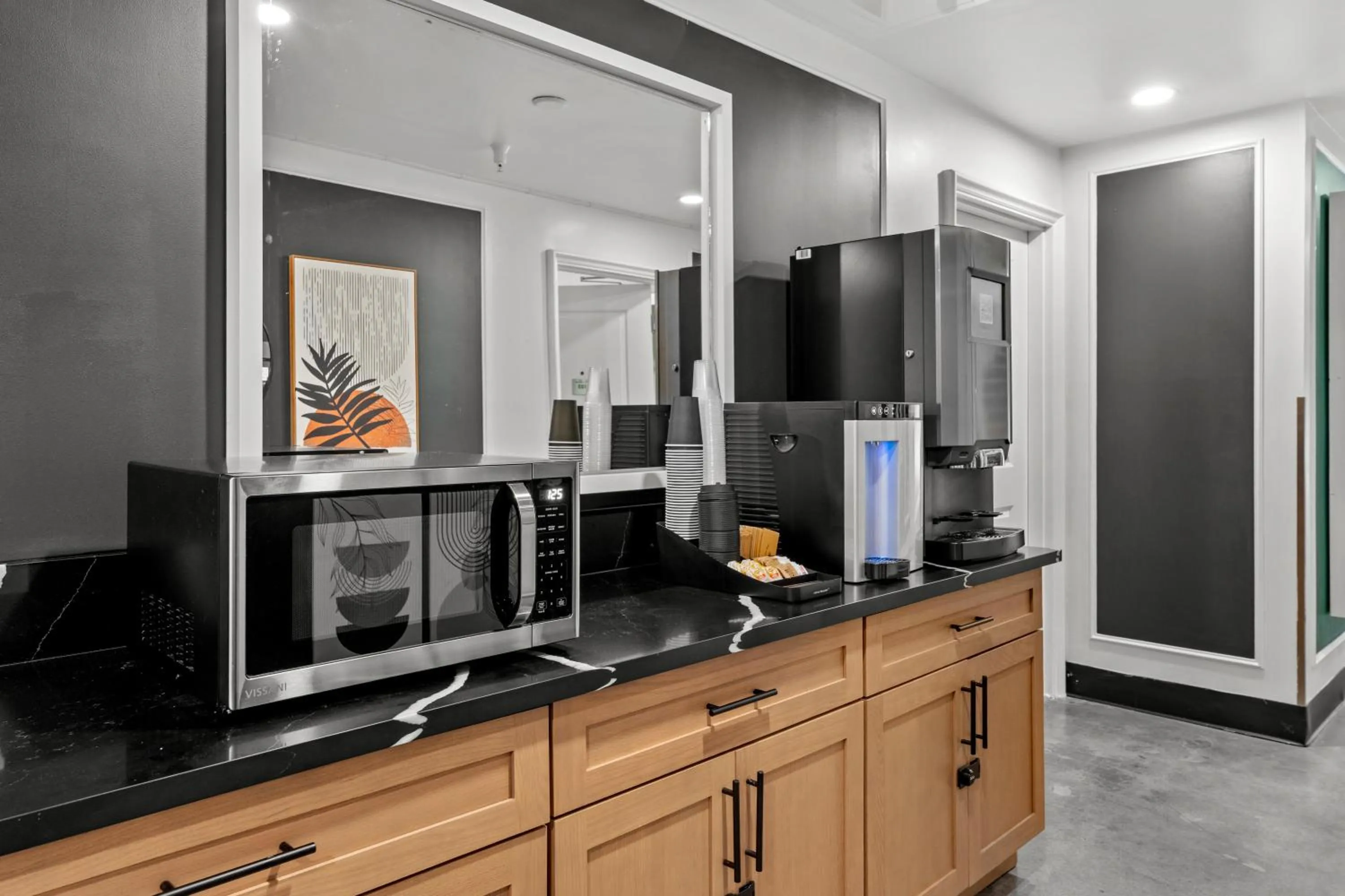 Coffee/tea facilities in Hollywood Le Bon Hotel