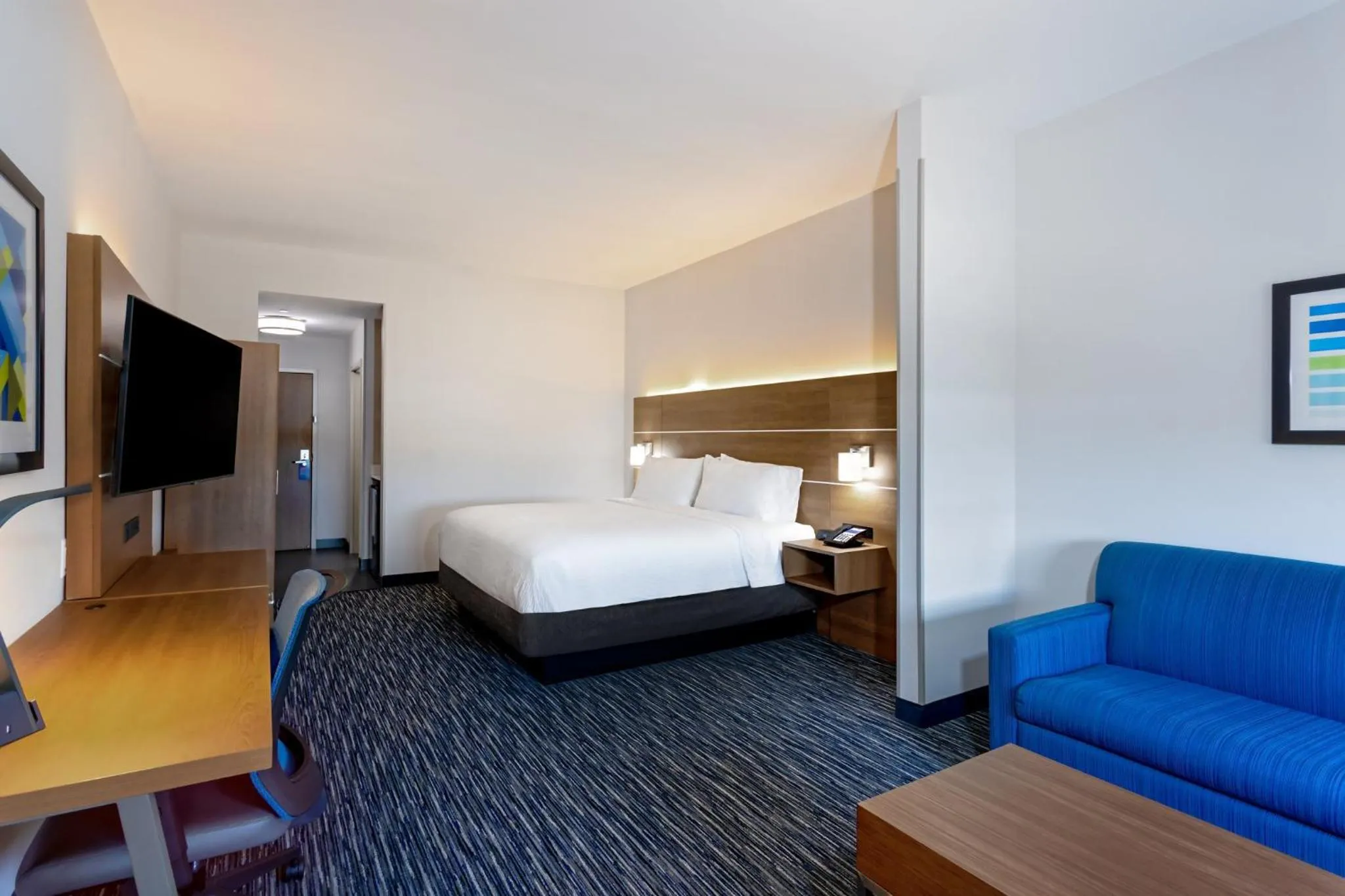 Photo of the whole room, Bed in Holiday Inn Express & Suites - Miramar by IHG