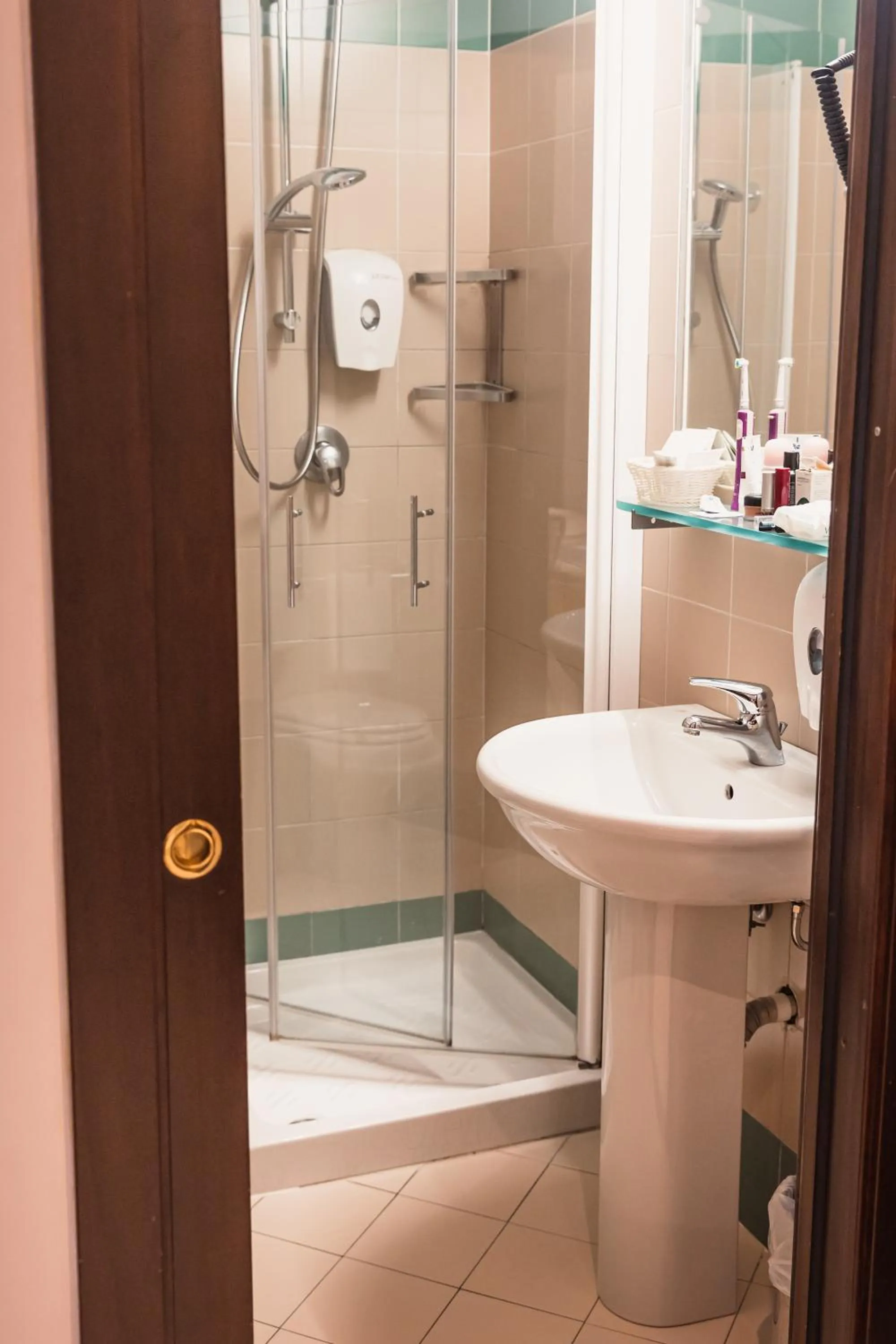 Shower in Art Hotel Milano