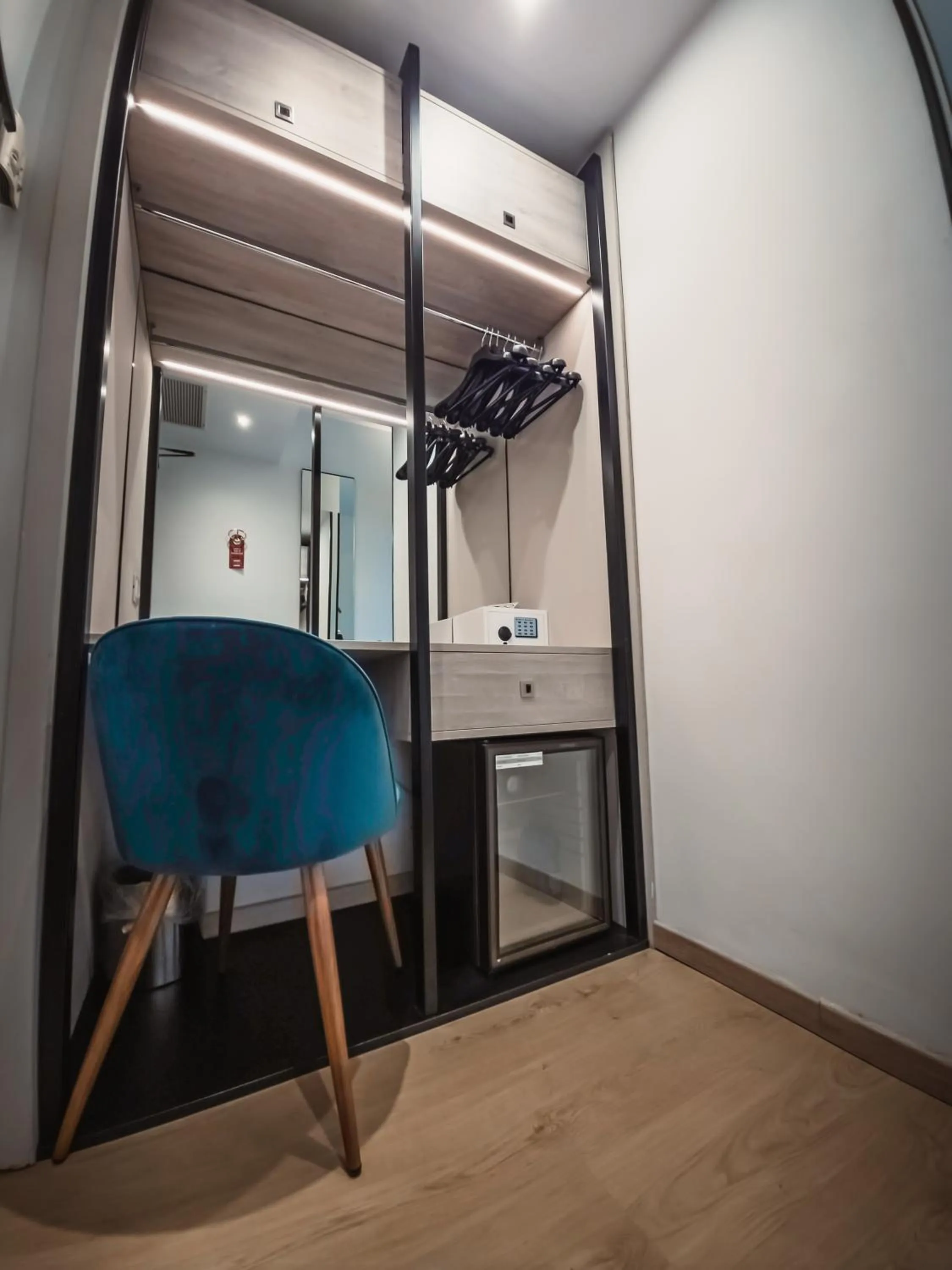 wardrobe in Art Hotel Milano