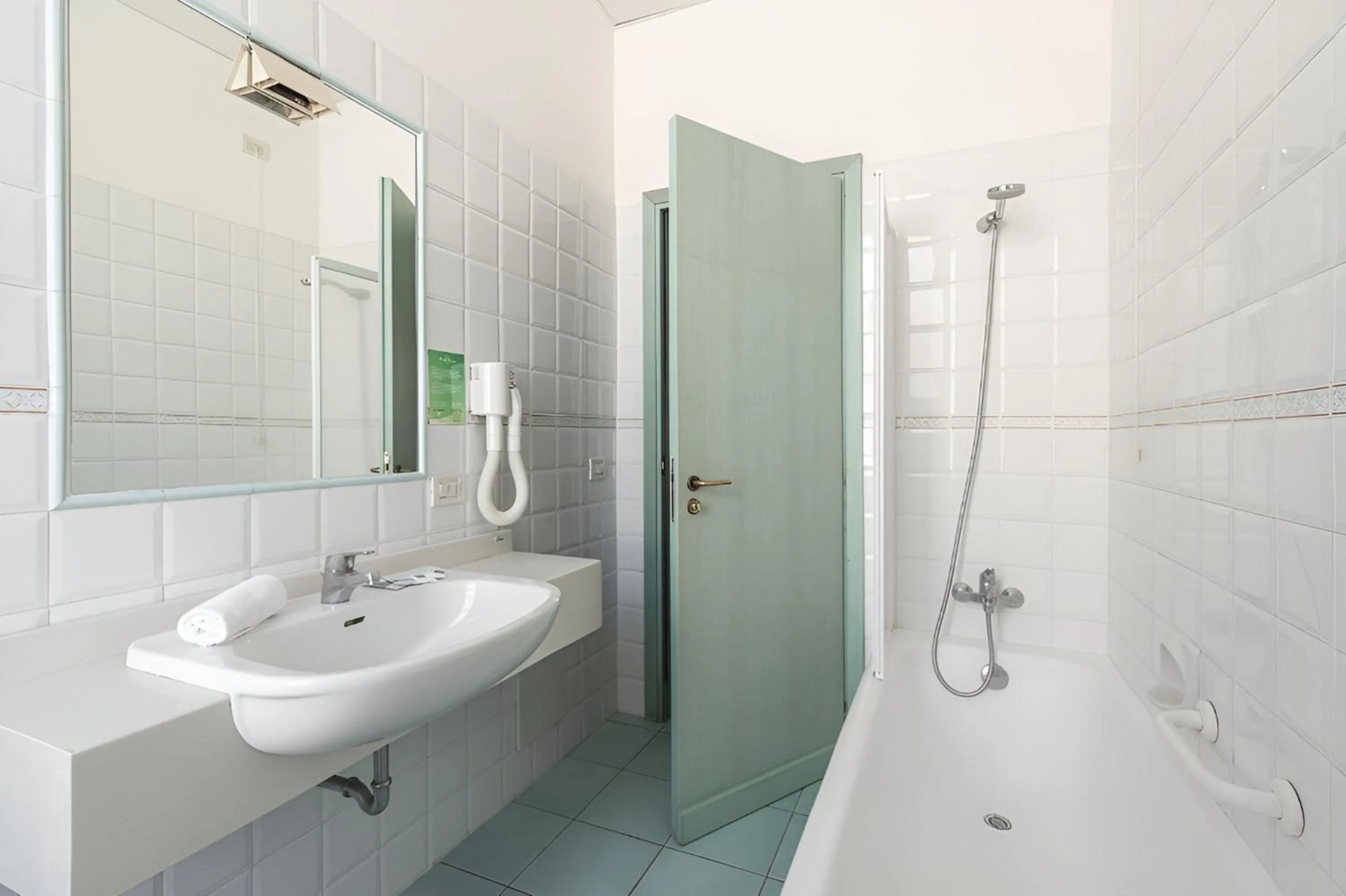 Bathroom in Hotel Serapo