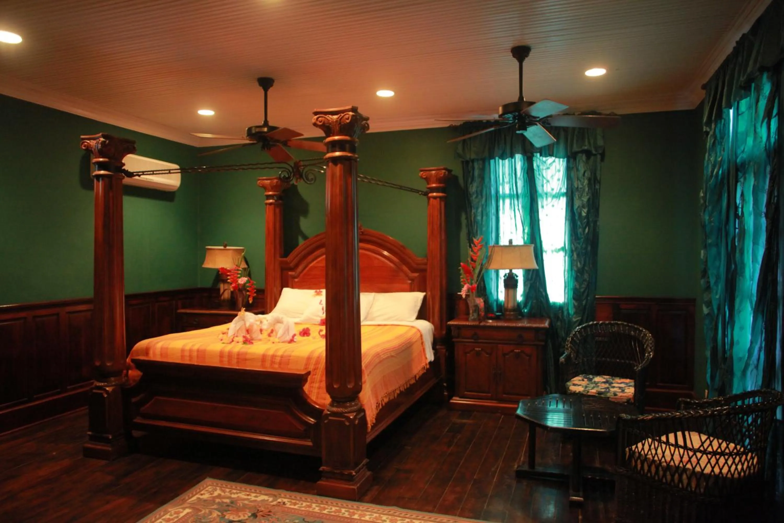Bedroom, Bed in Mahogany Hall Luxury Boutique Resort