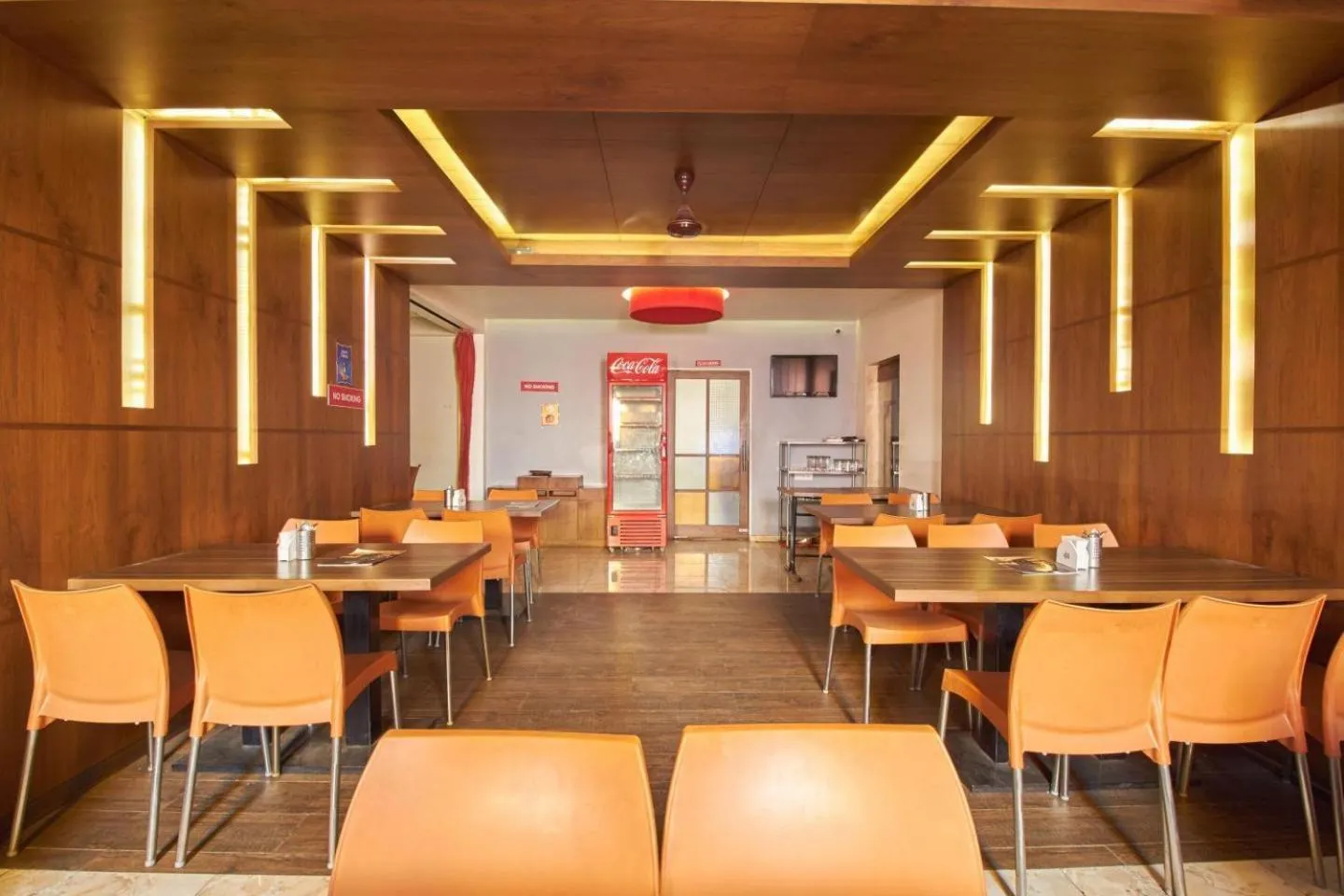 Restaurant/places to eat in Hotel Opal