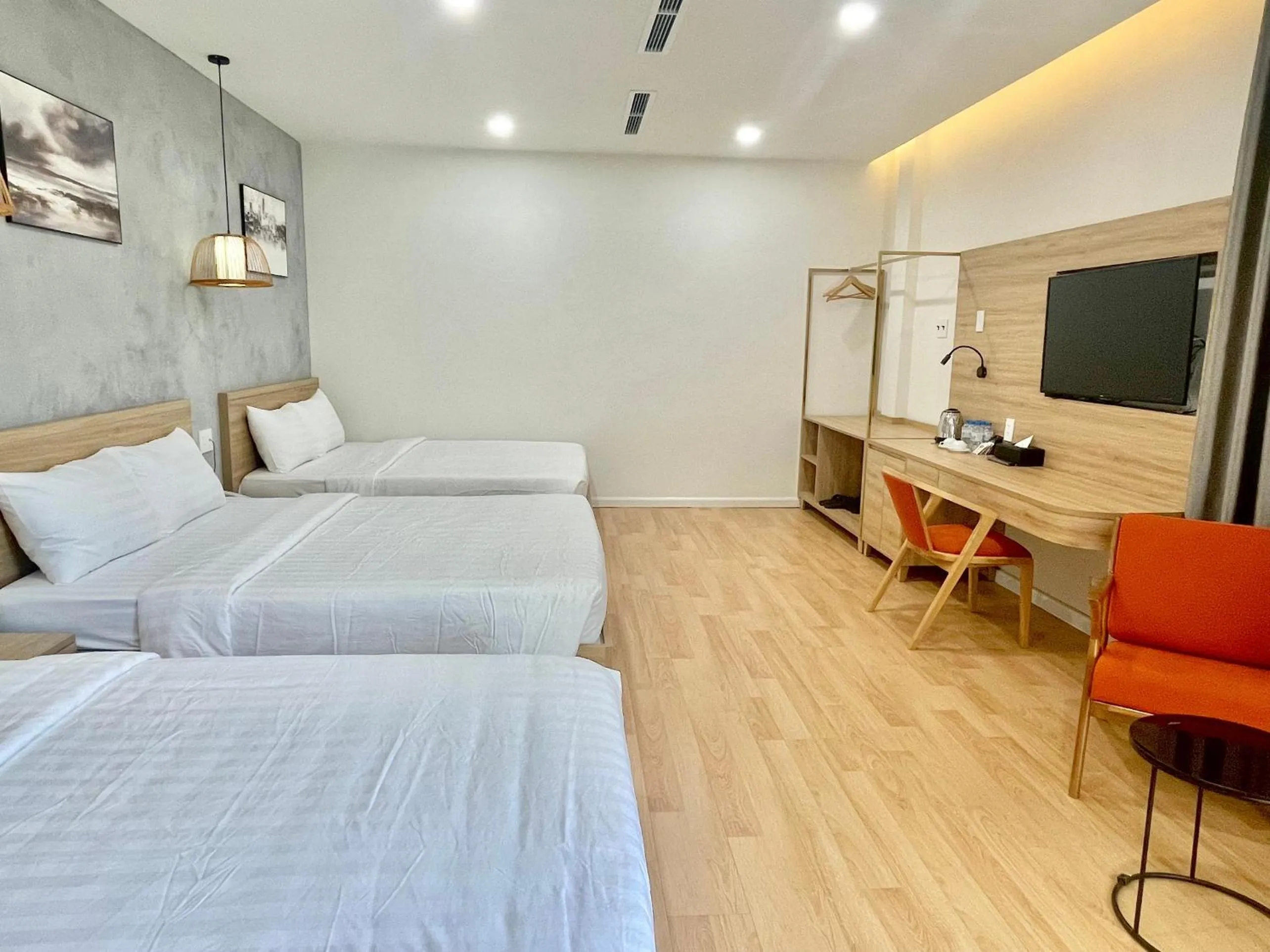 Communal lounge/ TV room in Maya Hotel 3