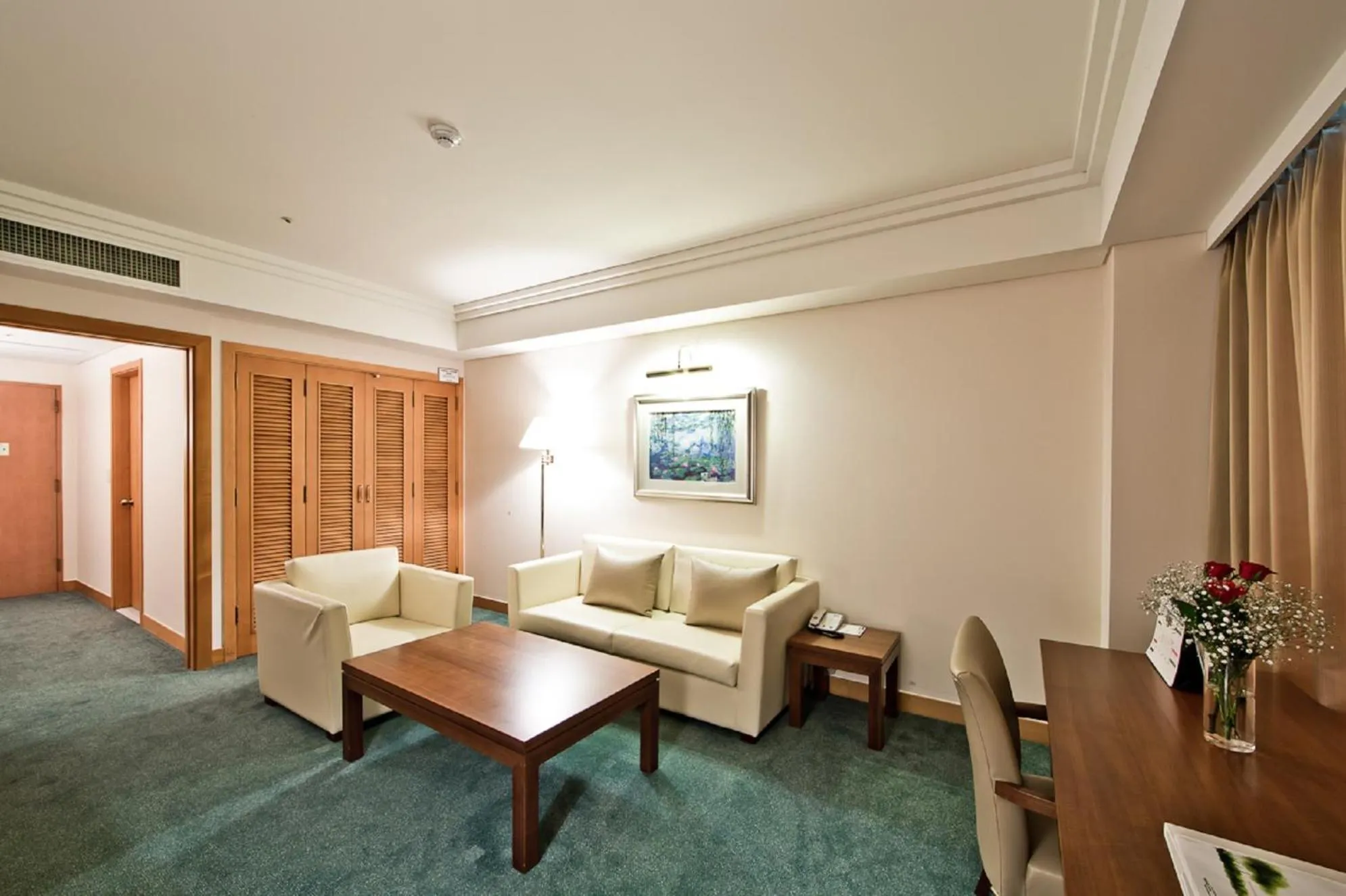 Living room in Hotel Hyundai by Lahan Mokpo