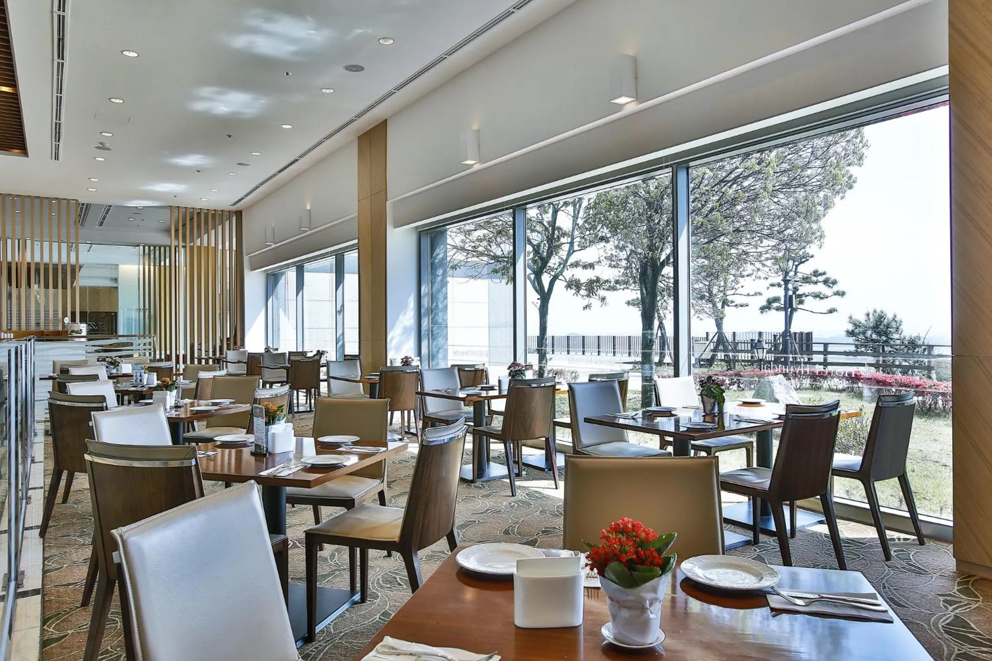 Restaurant/places to eat in Hotel Hyundai by Lahan Mokpo