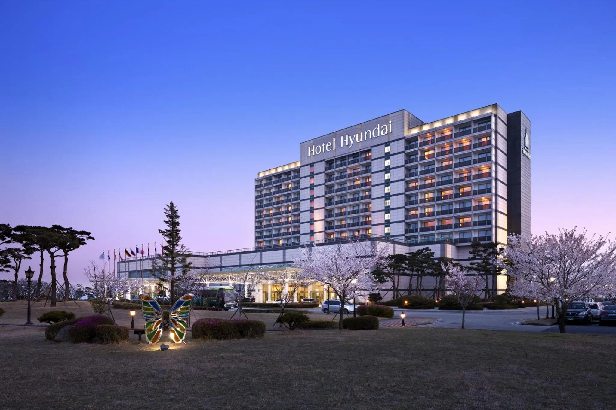 Spring in Hotel Hyundai by Lahan Mokpo