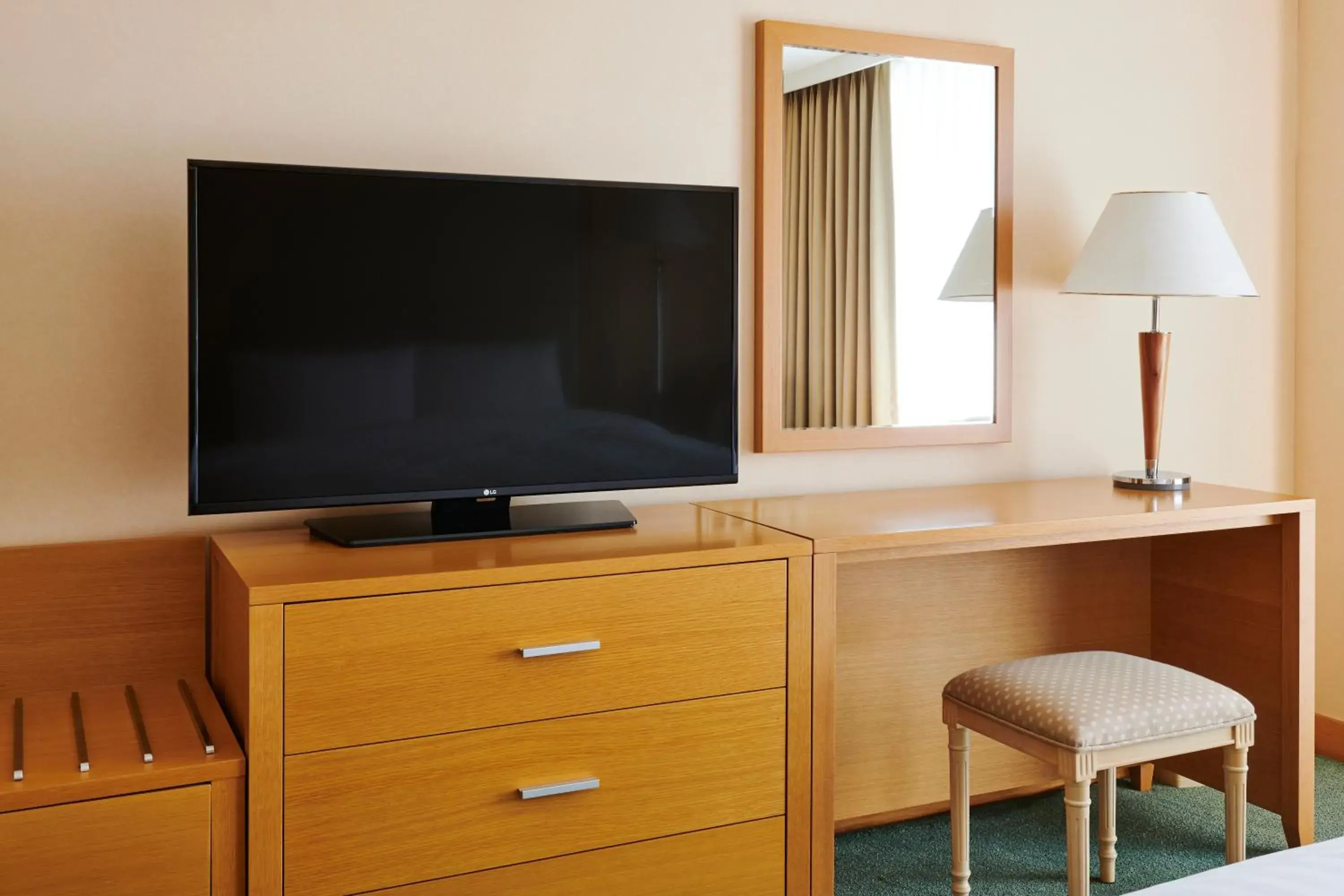 Deluxe Twin Room with Sea View in Hotel Hyundai by Lahan Mokpo Deluxe Twin Room with Sea View in Hotel Hyundai by Lahan Mokpo