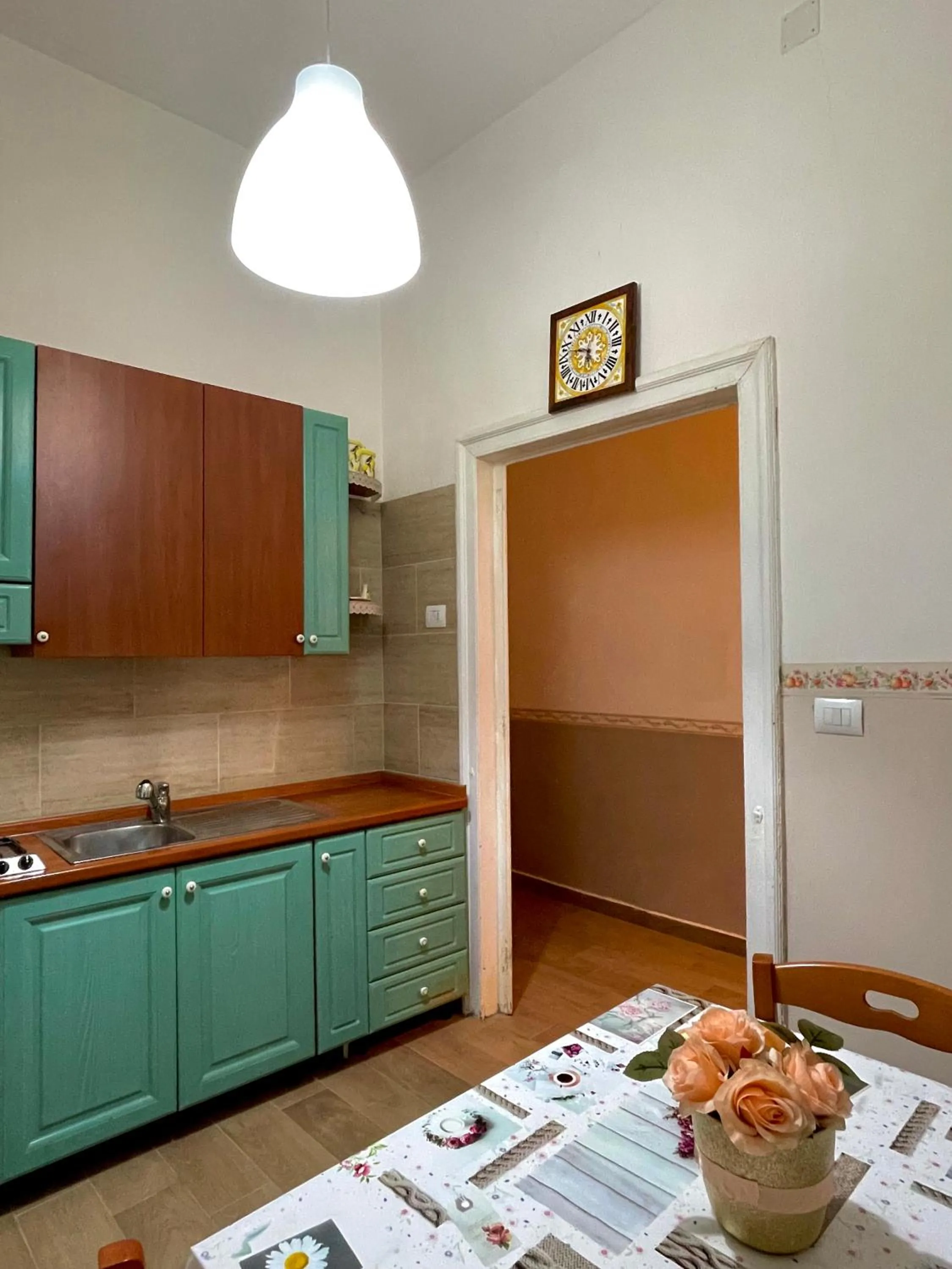 Communal kitchen in Mahalo