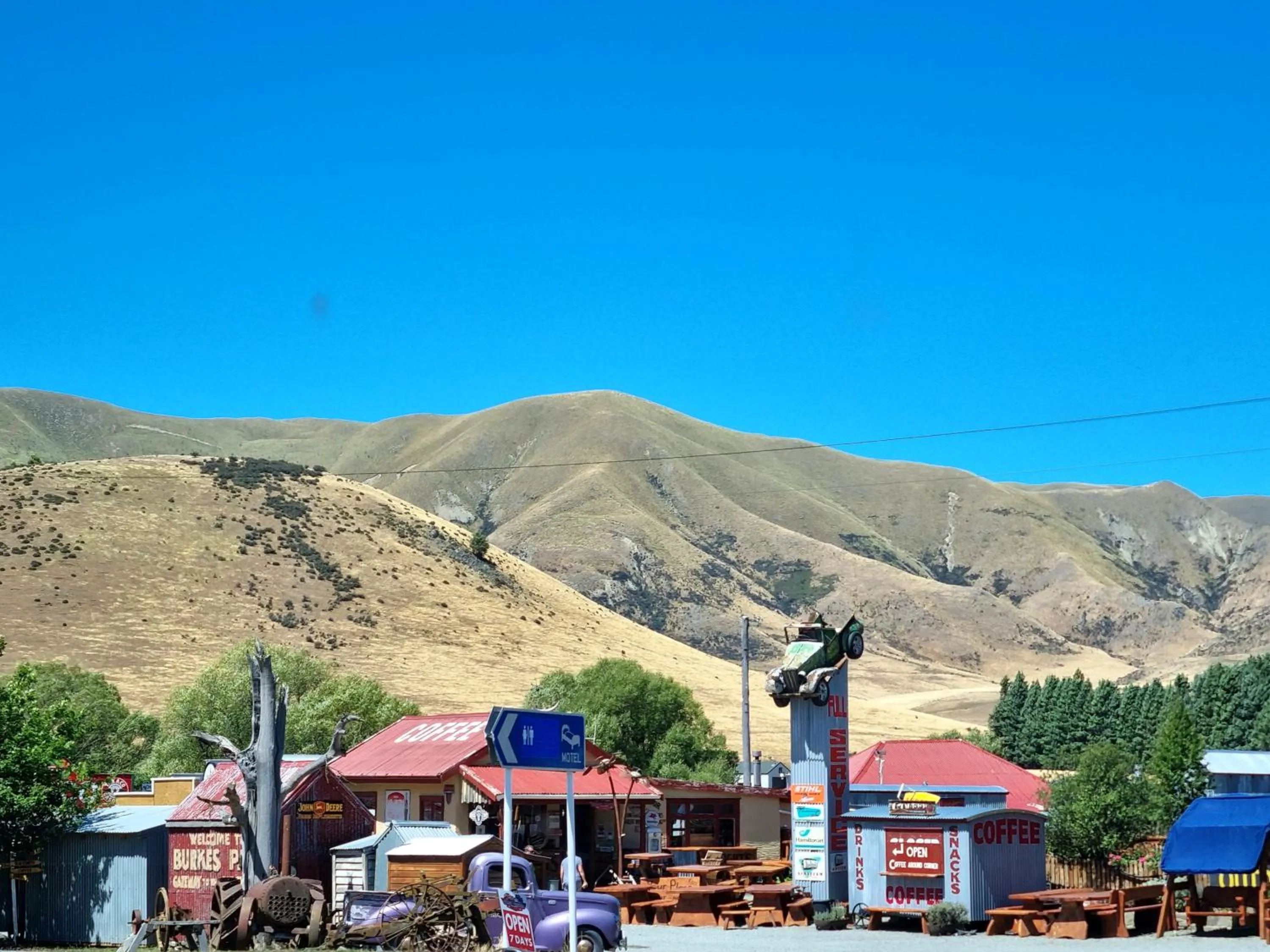 Property building in Burkes Pass Country Motels