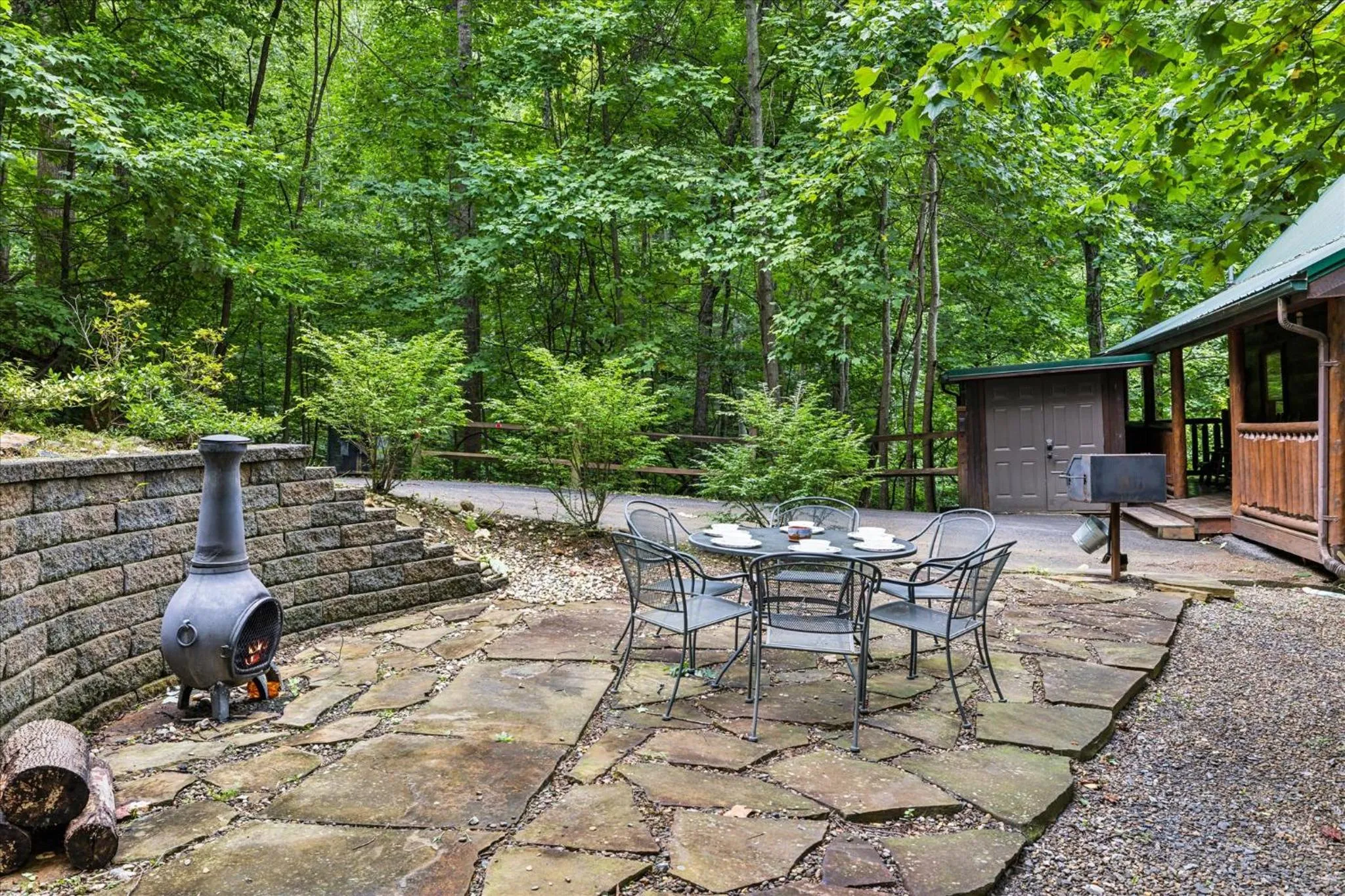 Dining area in Brave Eagle Cabin
