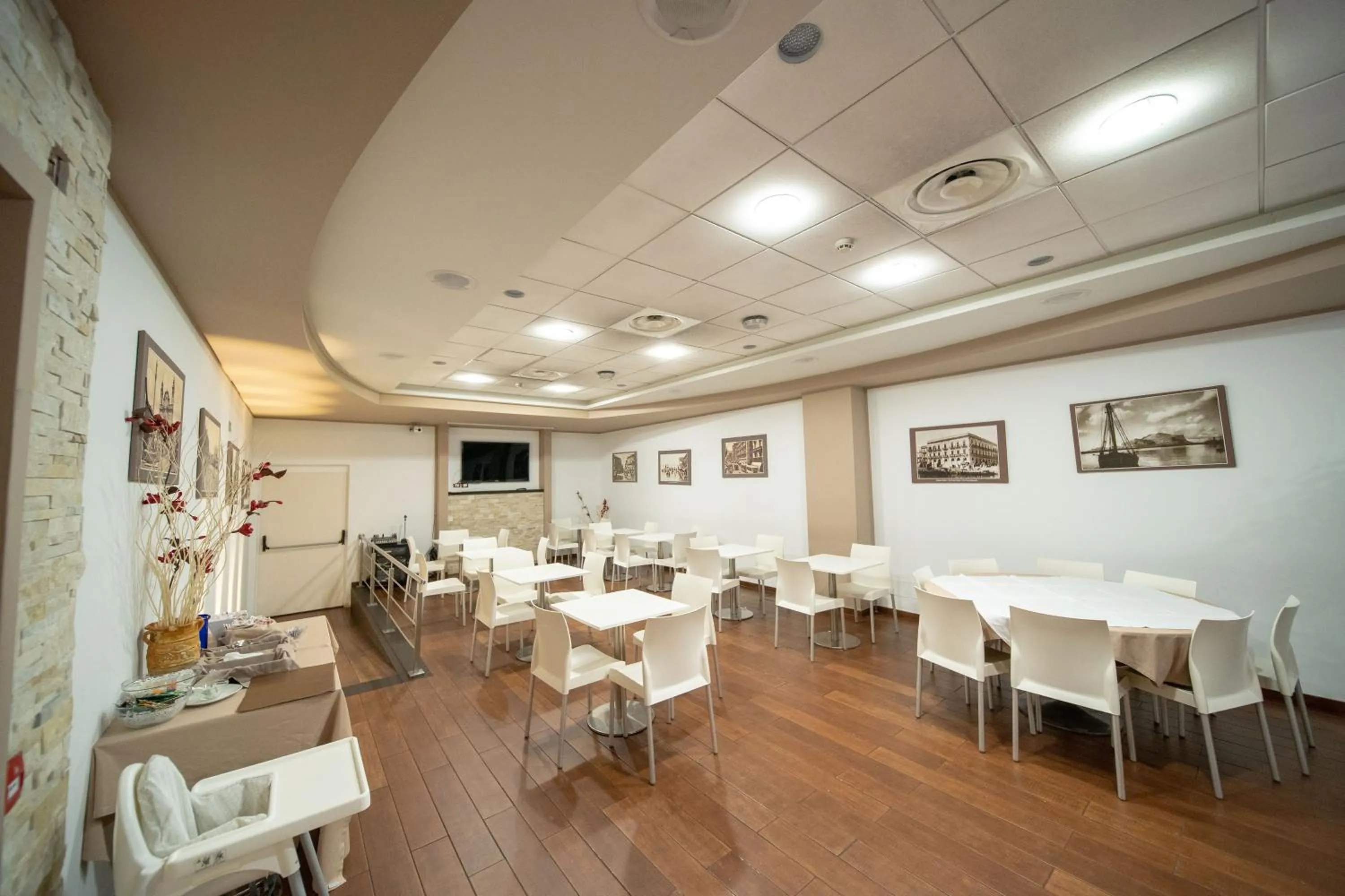Restaurant/places to eat in Ibis Styles Palermo Cristal