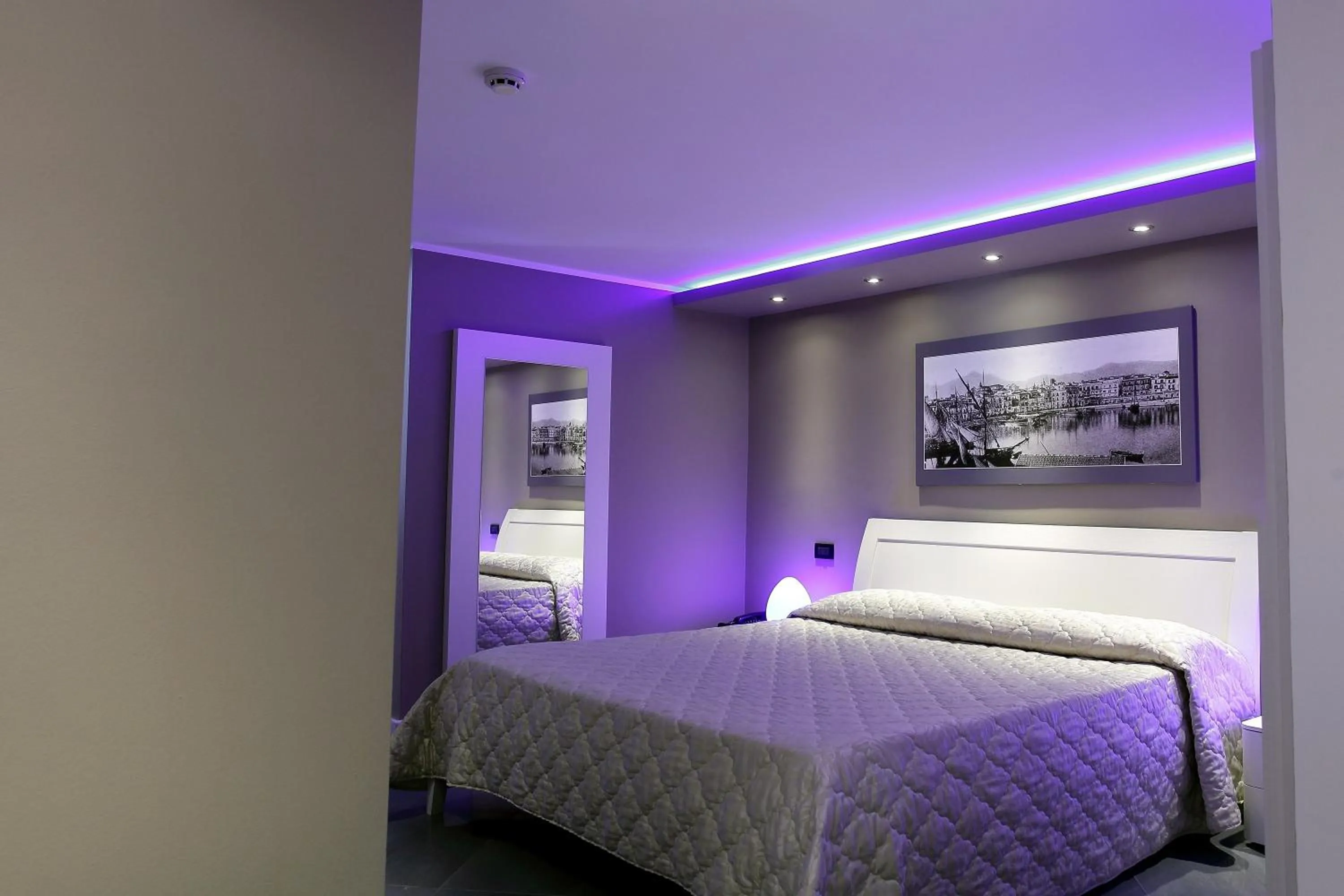 Photo of the whole room in Ibis Styles Palermo Cristal