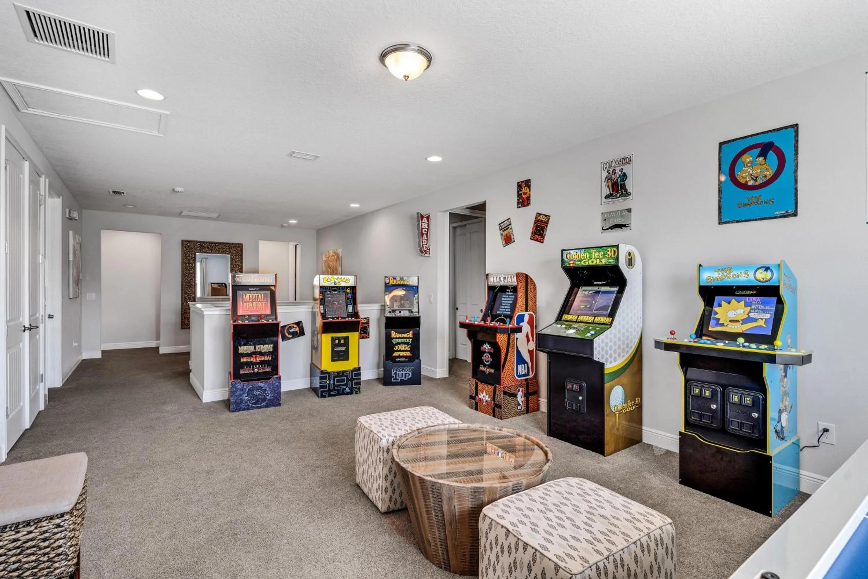 Game Room in Inactive Spacious 8 BDR Family Home with Arcades and Free Pool Heat