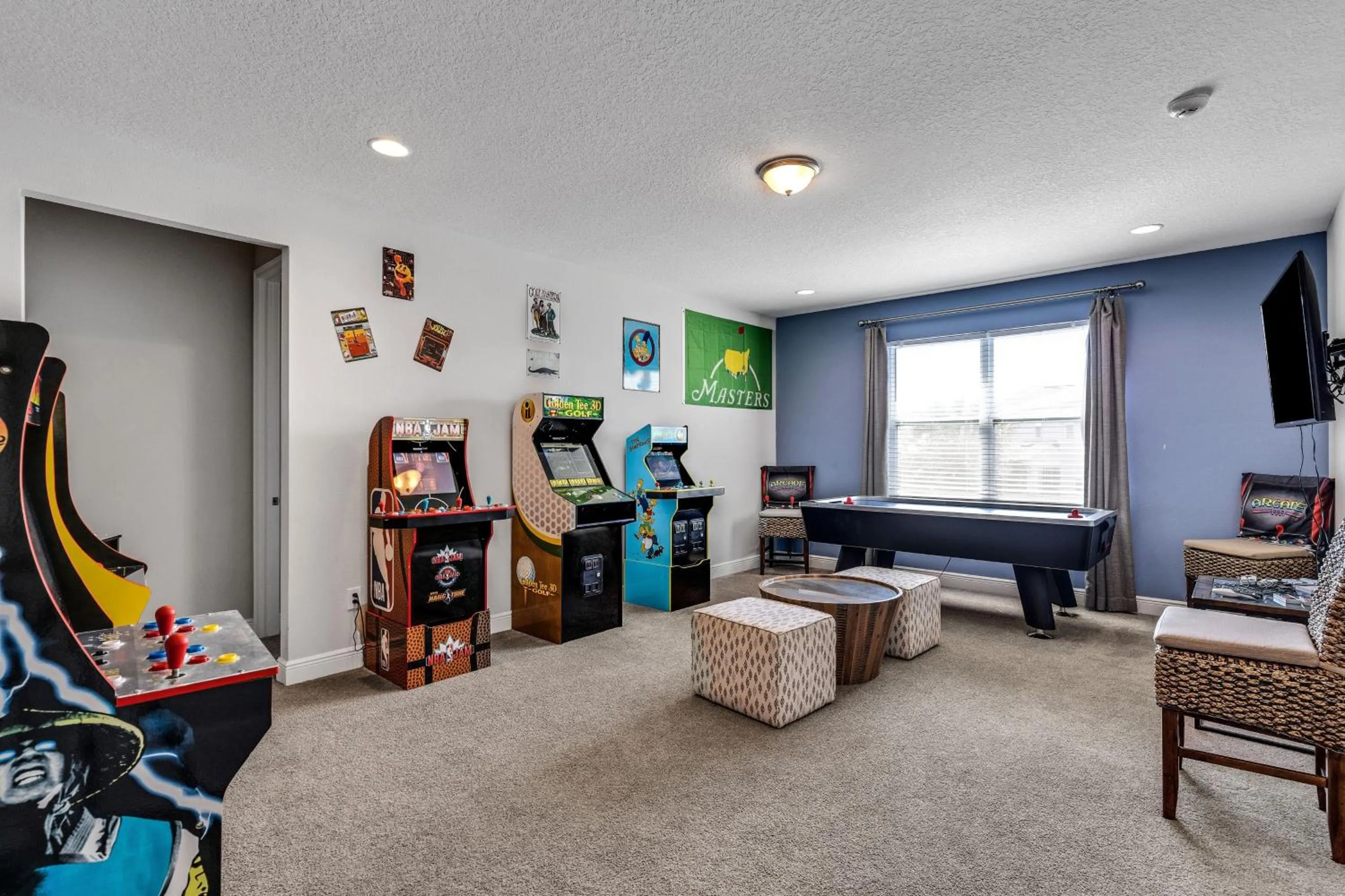 Game Room in Inactive Spacious 8 BDR Family Home with Arcades and Free Pool Heat