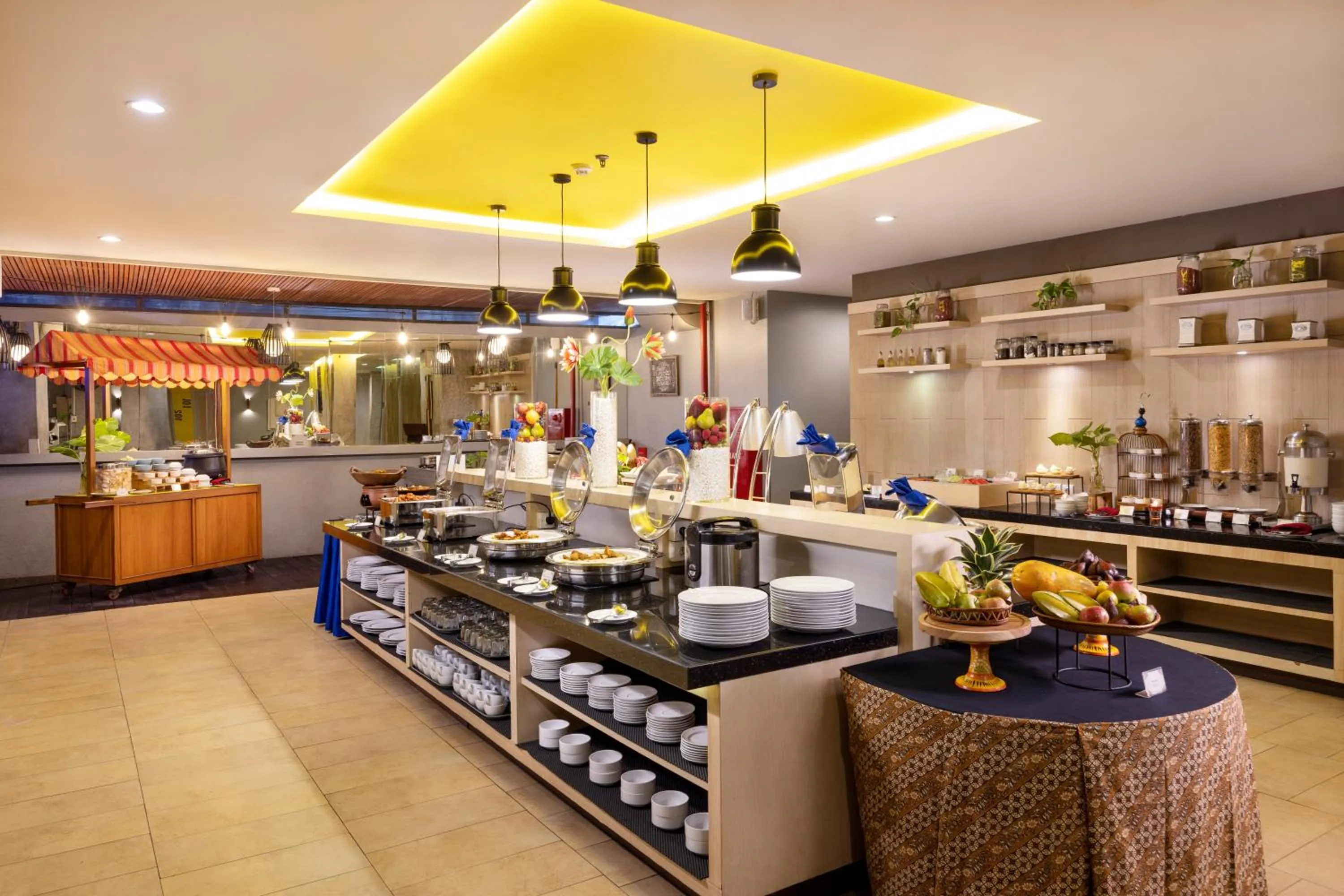 Restaurant/places to eat in Sevn Legian