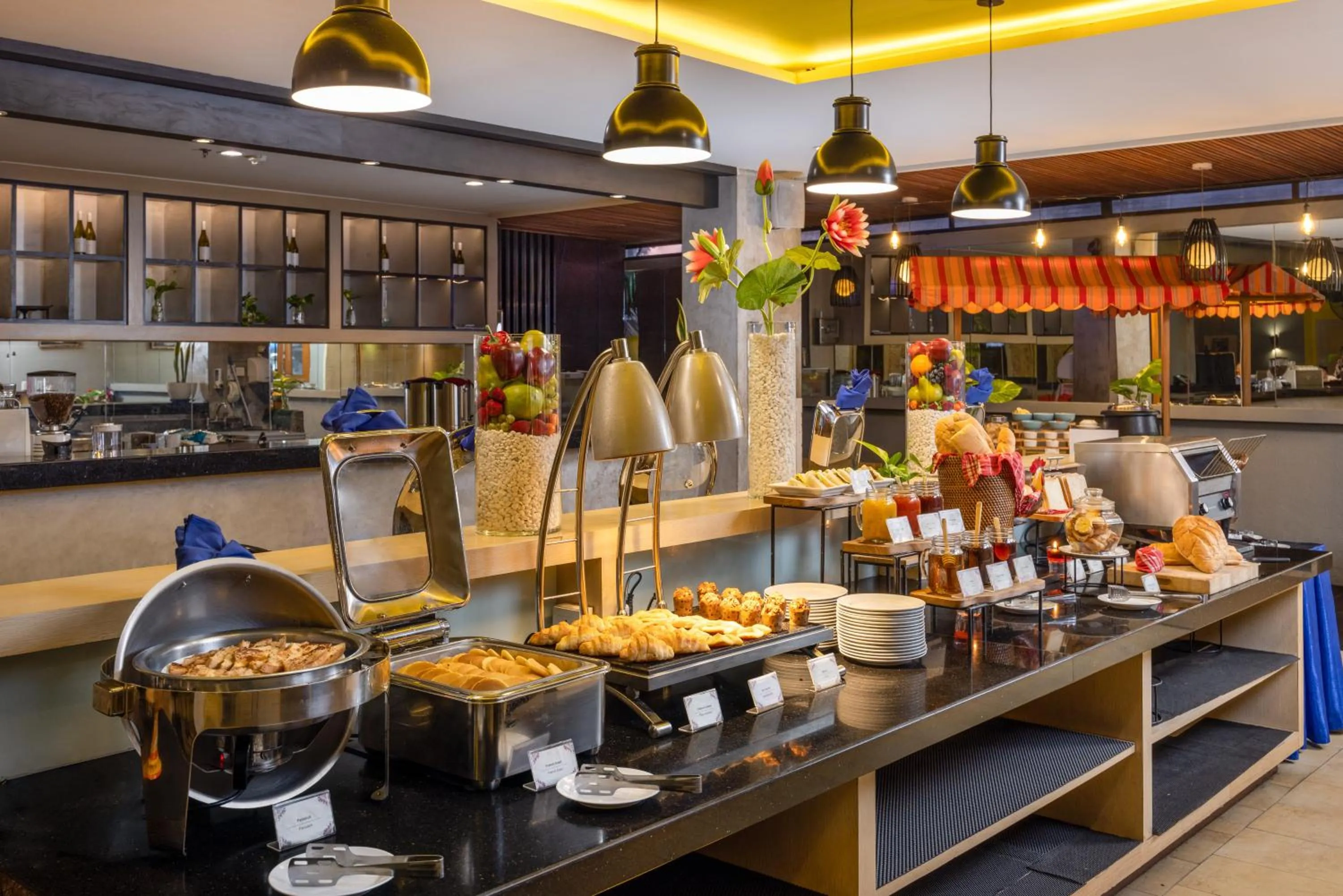 Restaurant/places to eat in Sevn Legian